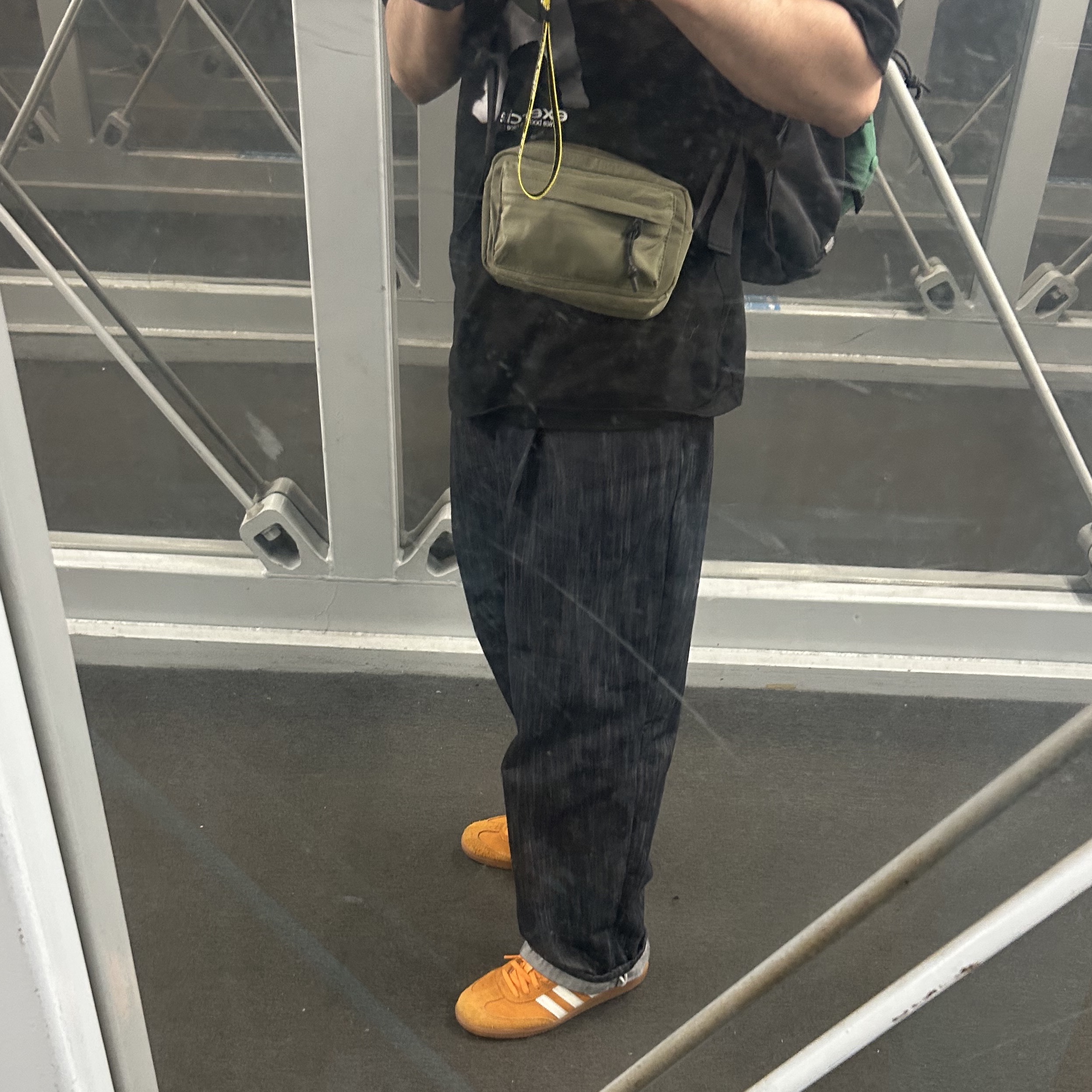 Adidas Samba OG Orange Rush 착용 스타일