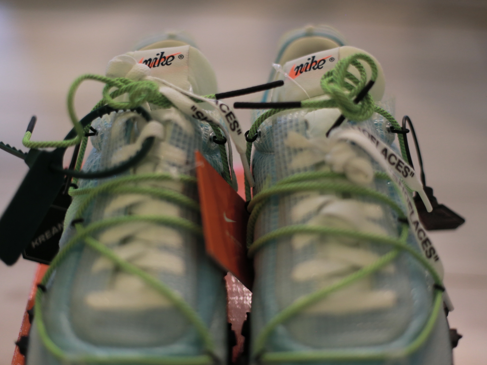 (W) Nike x Off-White Waffle Racer Vivid Sky 착용 스타일 - 5