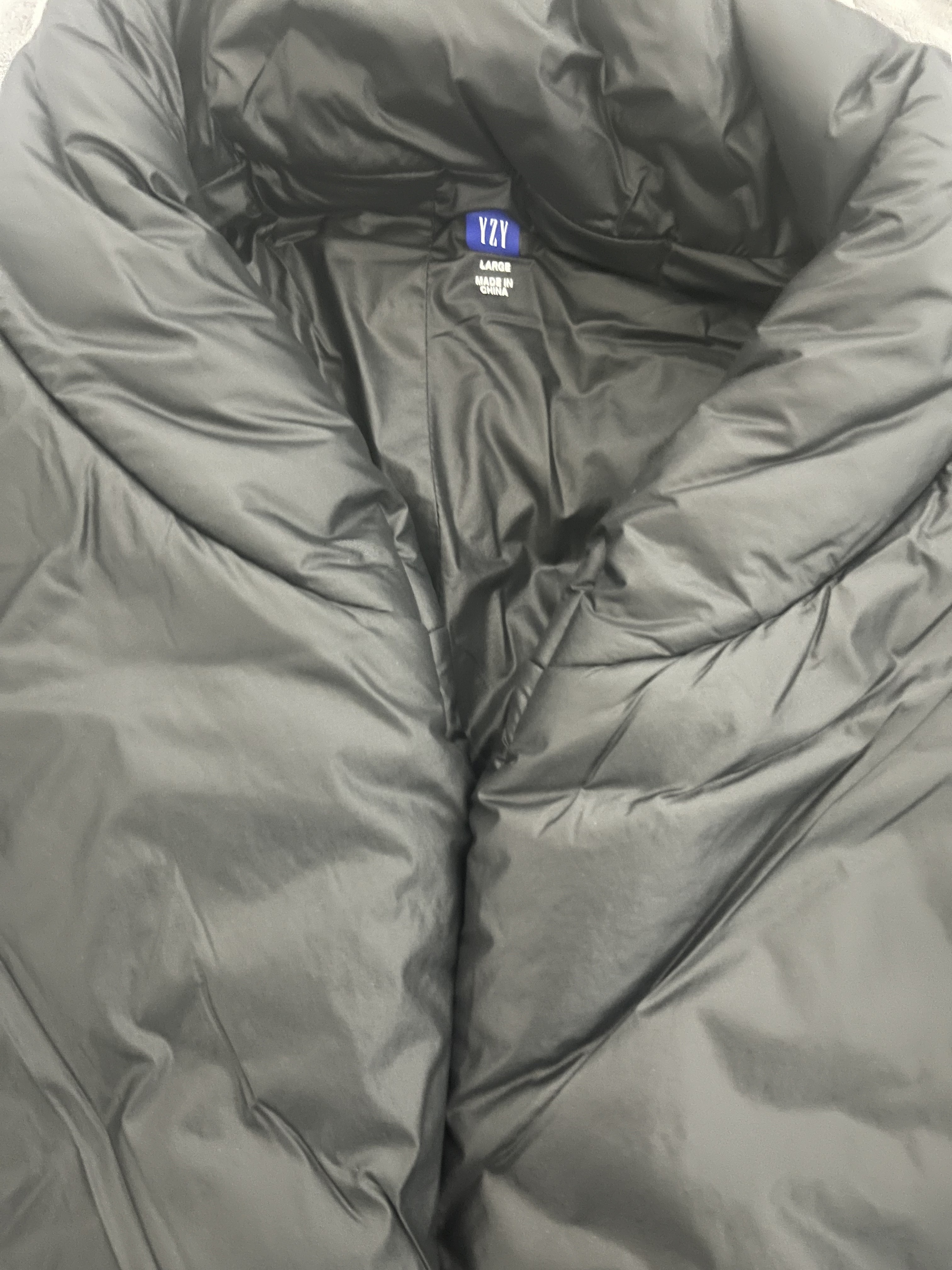 Yeezy Gap Engineered By Balenciaga Round Jacket 2 Black 착용 스타일