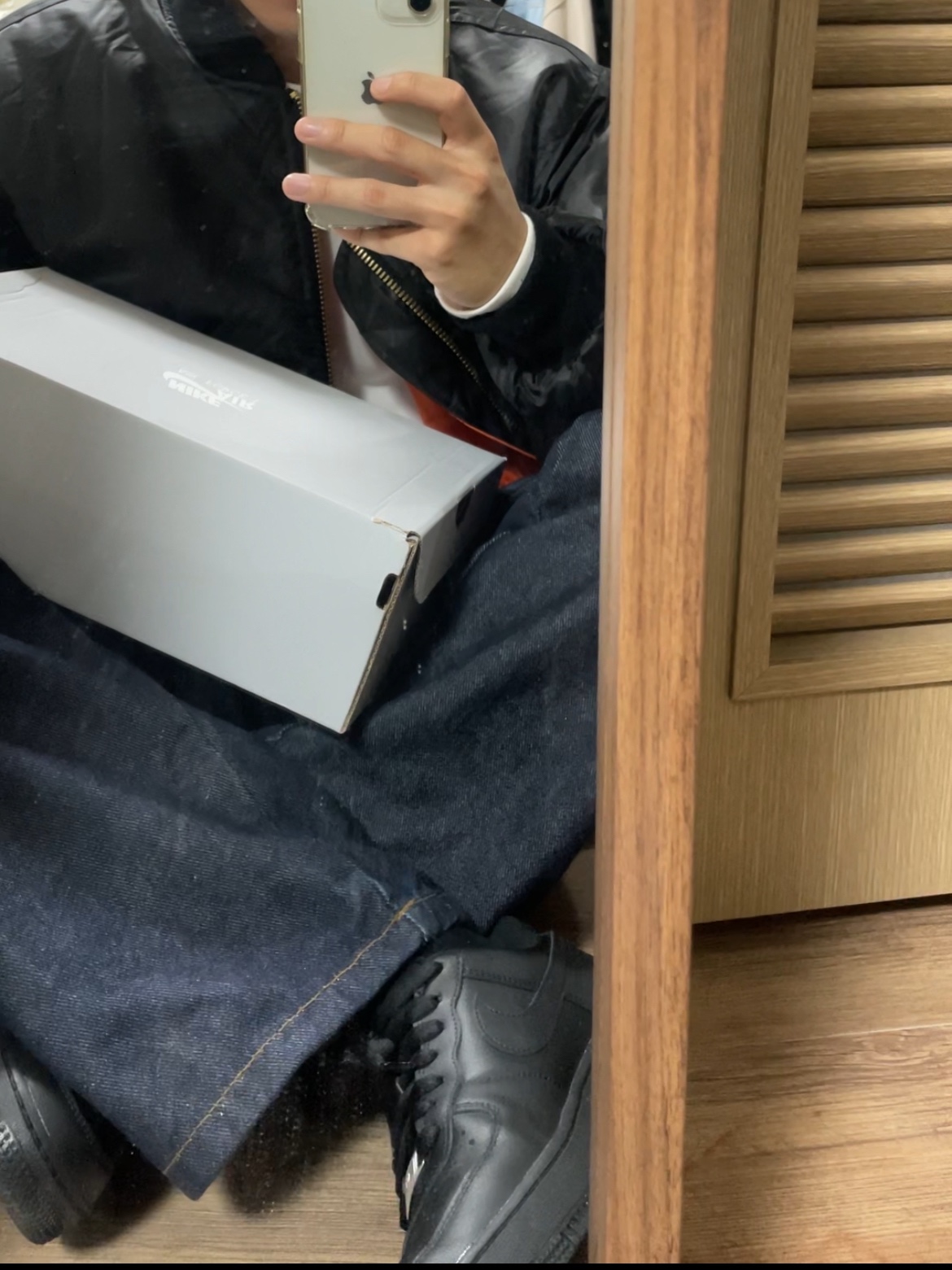 (W) Nike Air Force 1 '07 Low Triple Black 착용 스타일