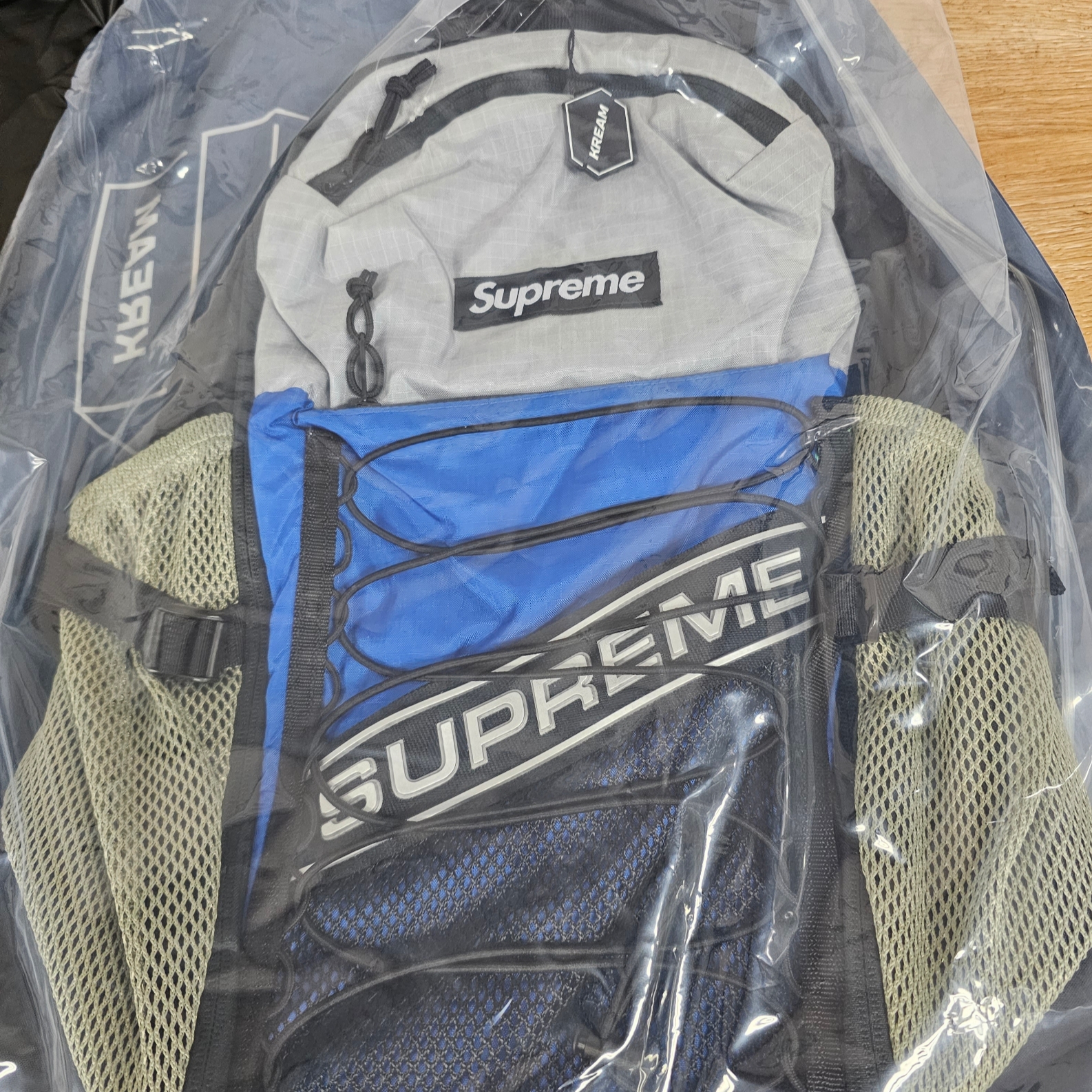 Supreme Backpack Blue - 23FW 착용 스타일