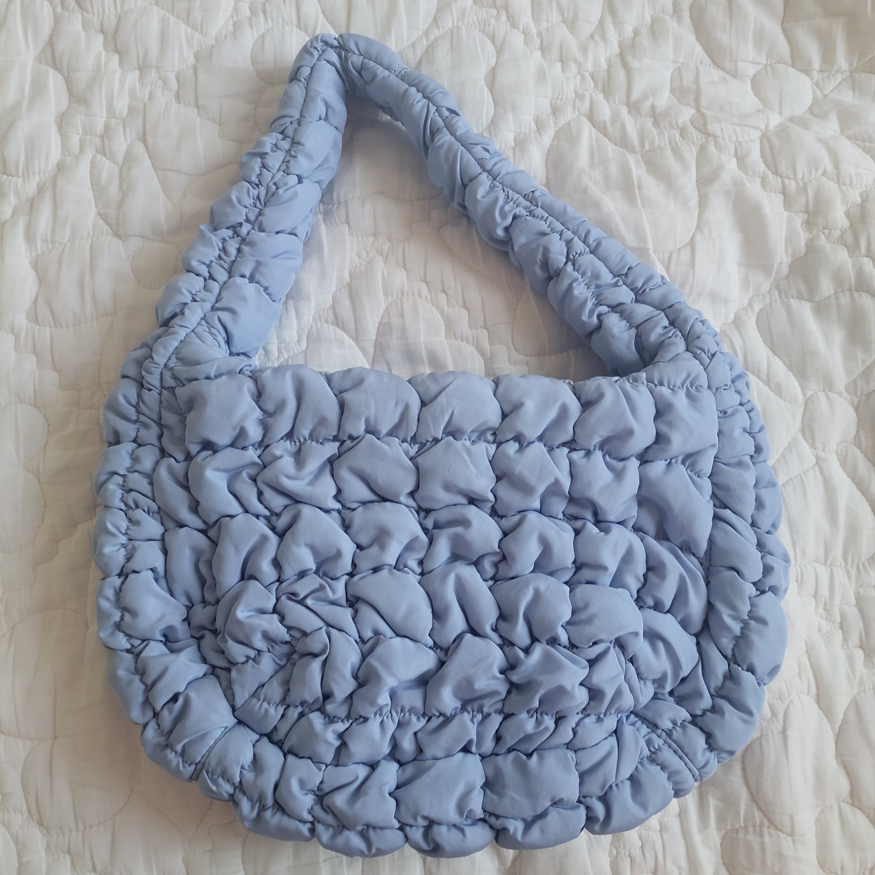 COS Quilted Mini Bag Light Blue 착용 스타일