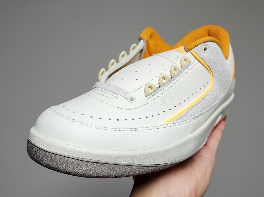 Jordan 2 Retro Low Melon Tint 착용 스타일