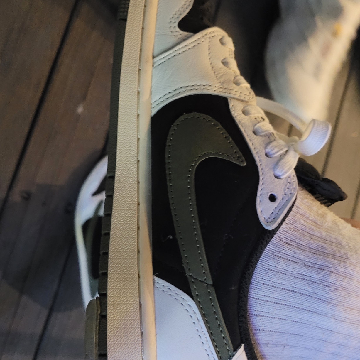 (W) Jordan 1 x Travis Scott Retro Low OG SP Medium Olive 착용 스타일