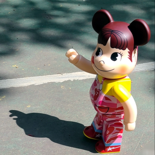 Bearbrick x BAPE Fujiya Milky Peko-chan Pink 100% & 400% Set 착용 스타일