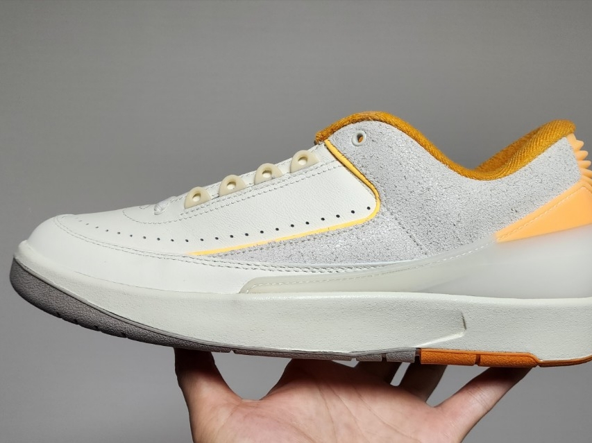 Jordan 2 Retro Low Melon Tint 착용 스타일