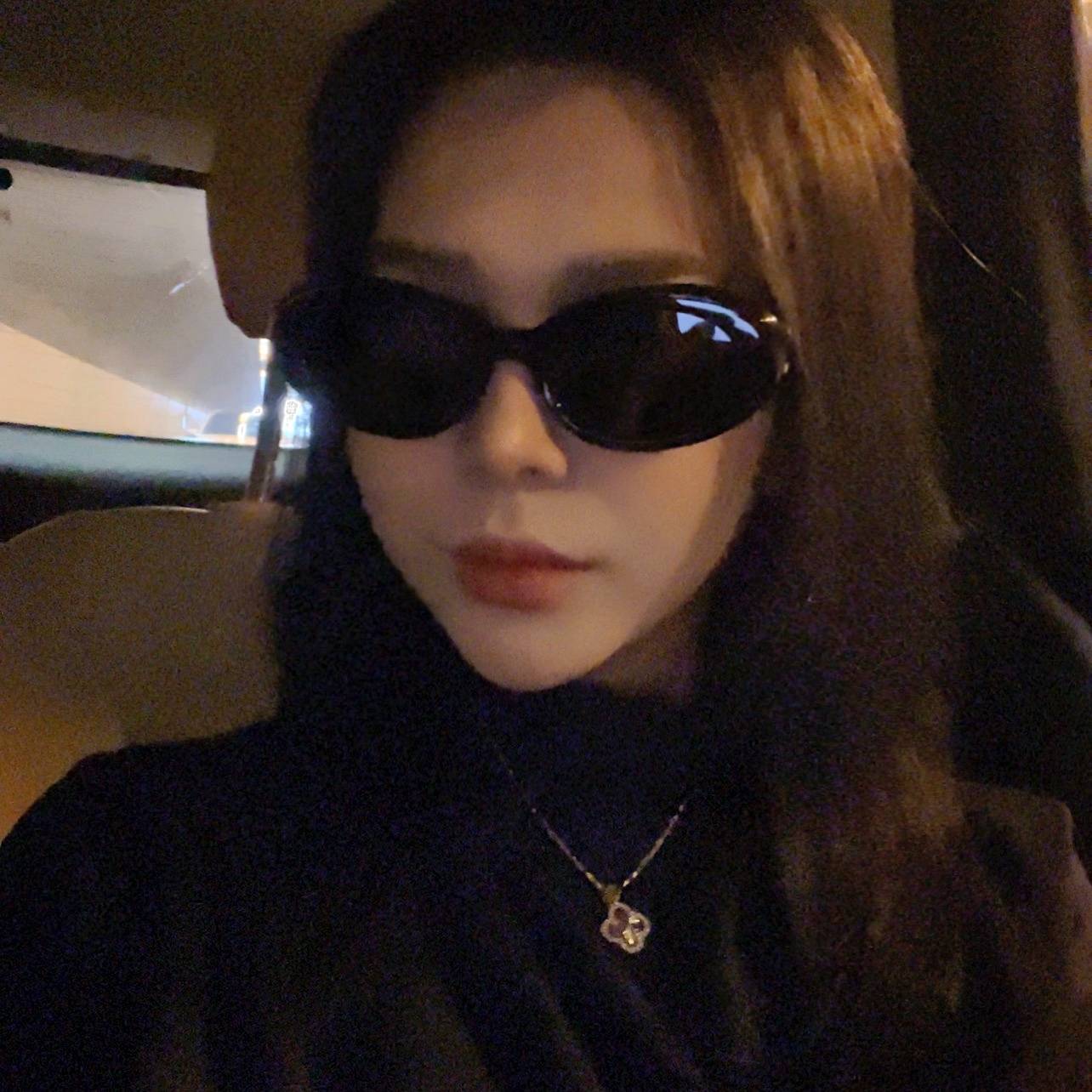 Gentle Monster x Maison Margiela MM005 Black Black 착용 스타일 - 4