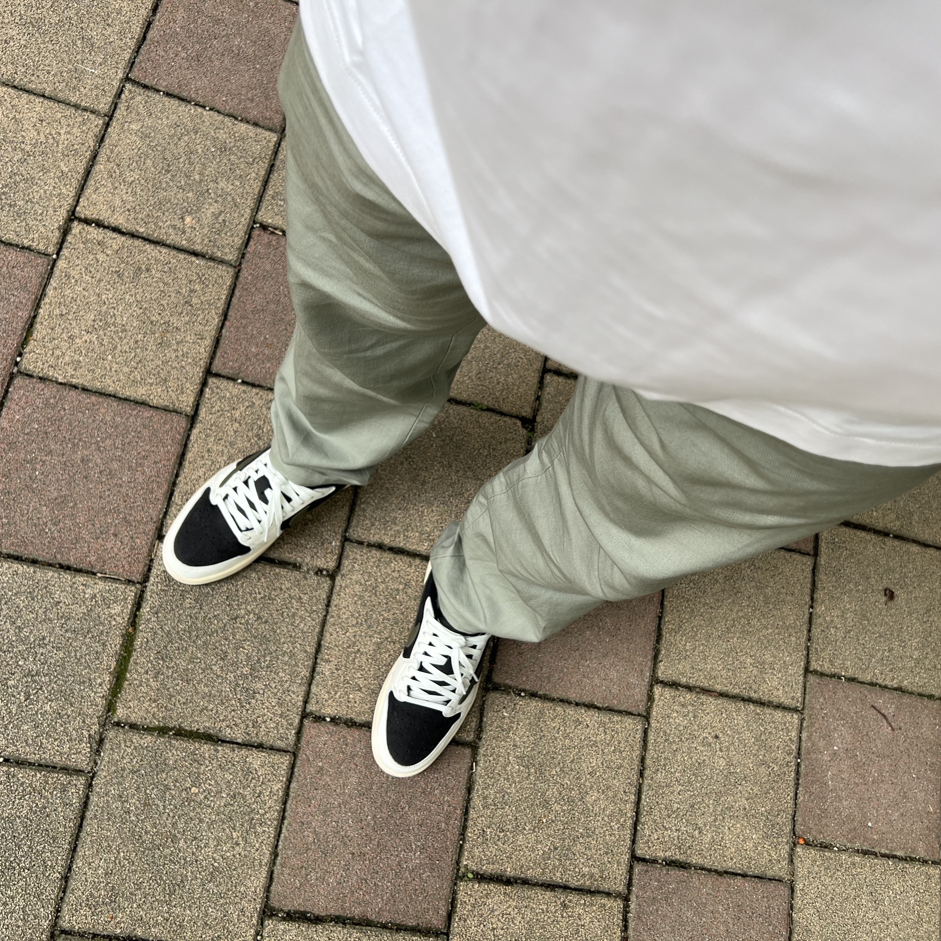 (W) Jordan 1 x Travis Scott Retro Low OG SP Medium Olive 착용 스타일