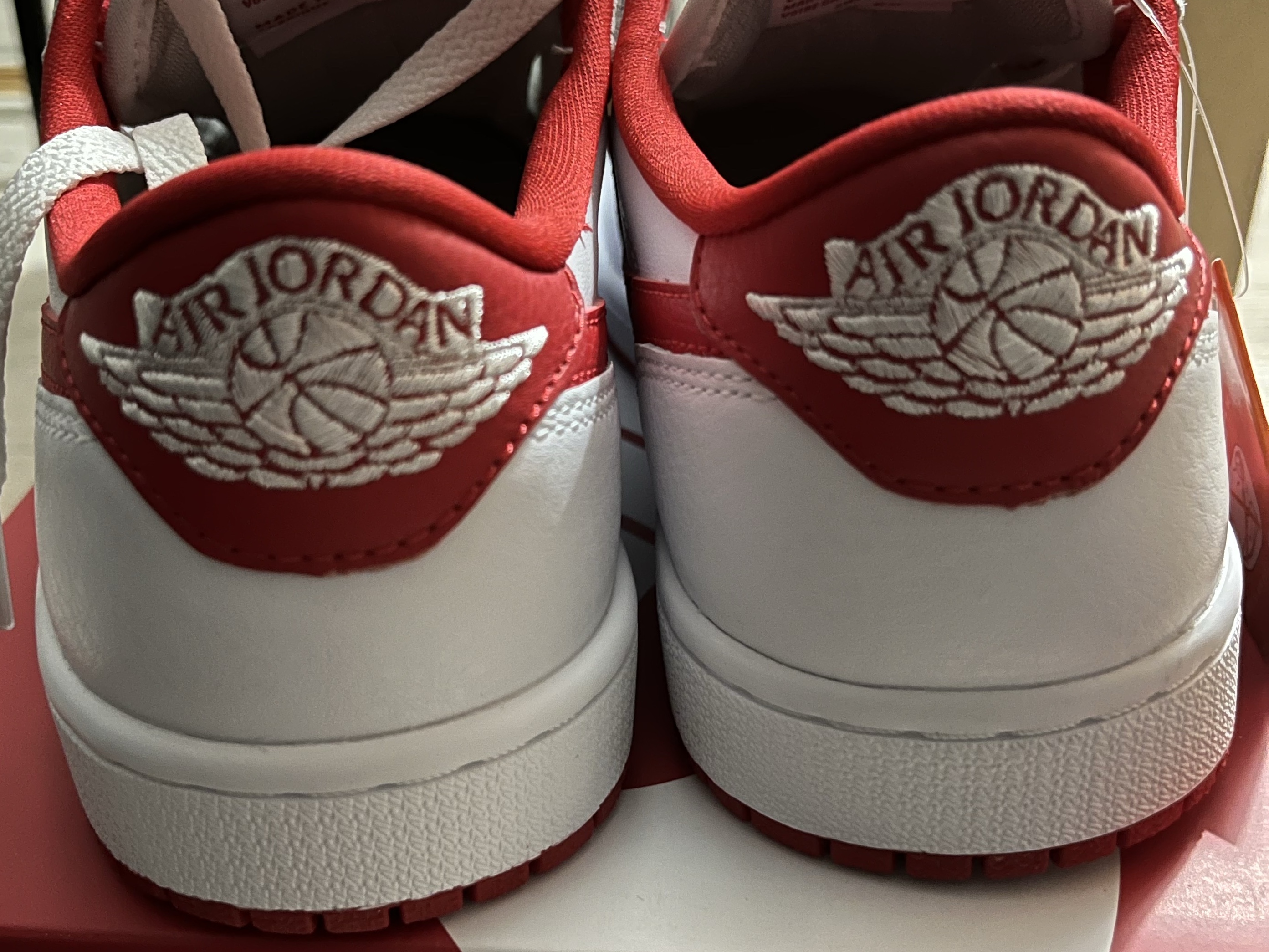 Jordan 1 Retro Low OG University Red 착용 스타일 - 2