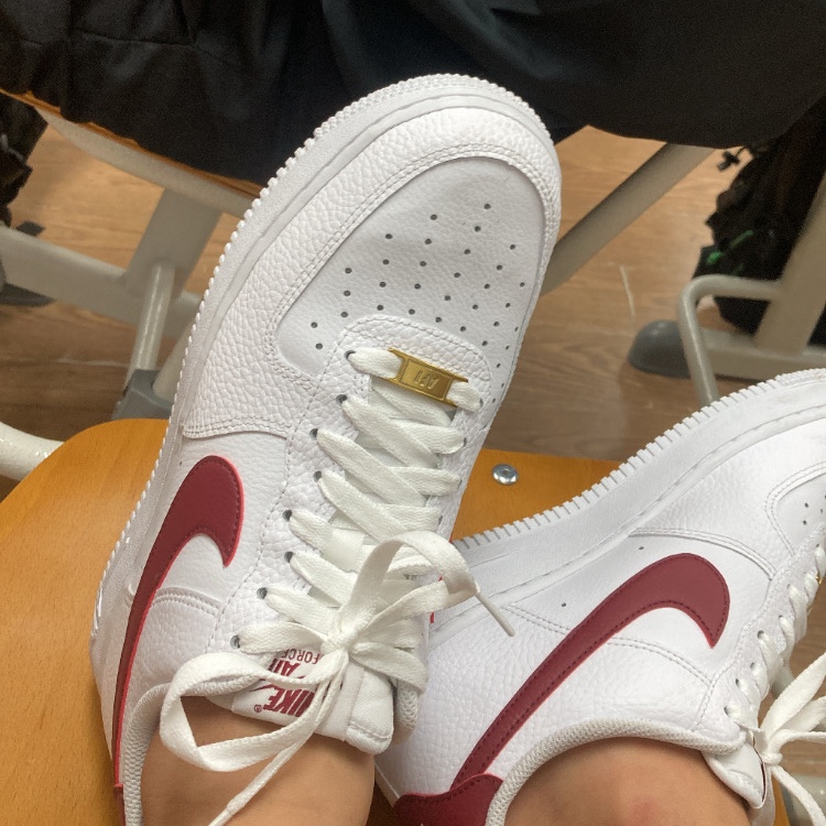 Nike Air Force 1 '07 Low White Team Red 착용 스타일