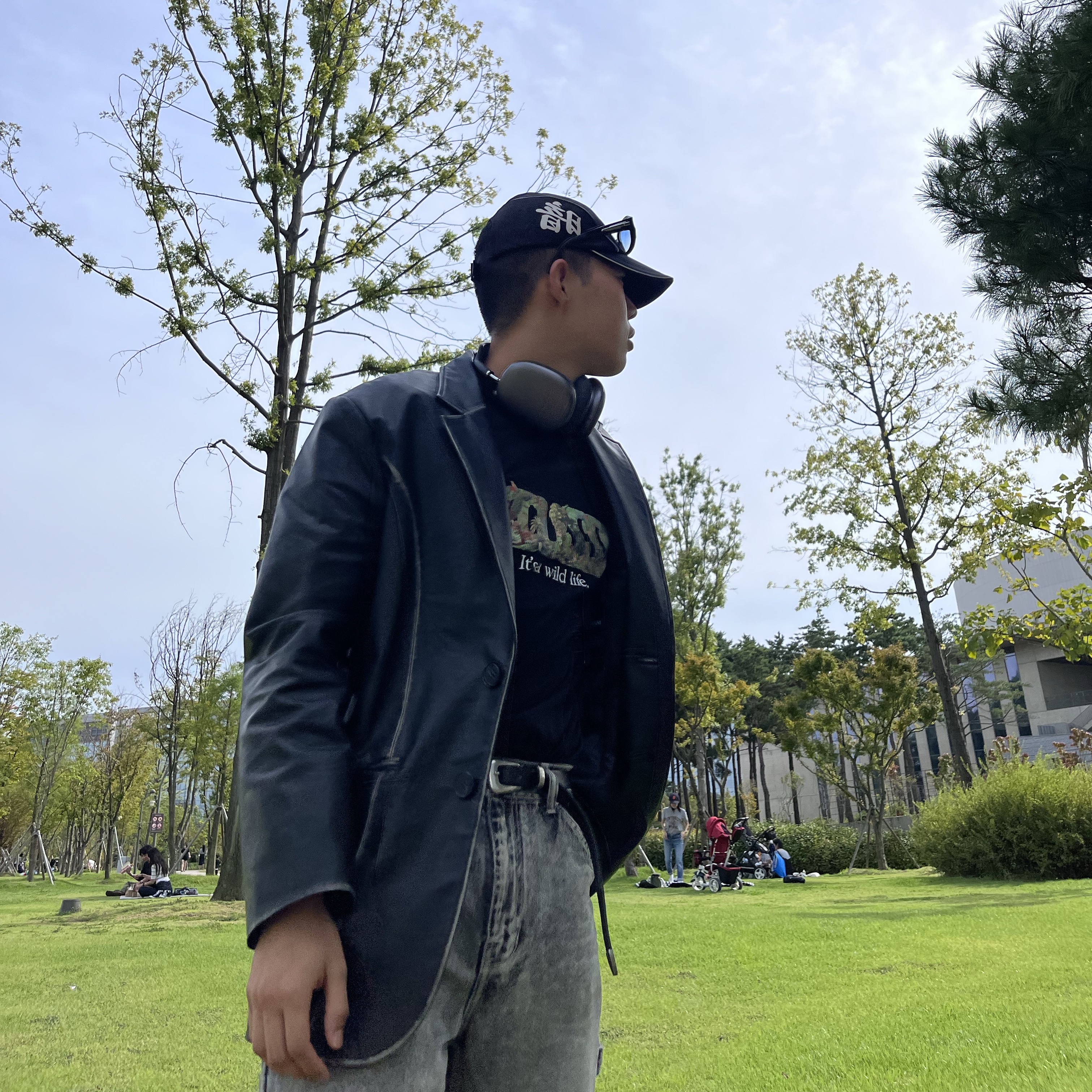 Darkr8m Studio x Hardhitters Refelective Running Cap Black, Apple AirPods Max Lightning Space Gray (Korean Ver.) 착용 스타일 - 1