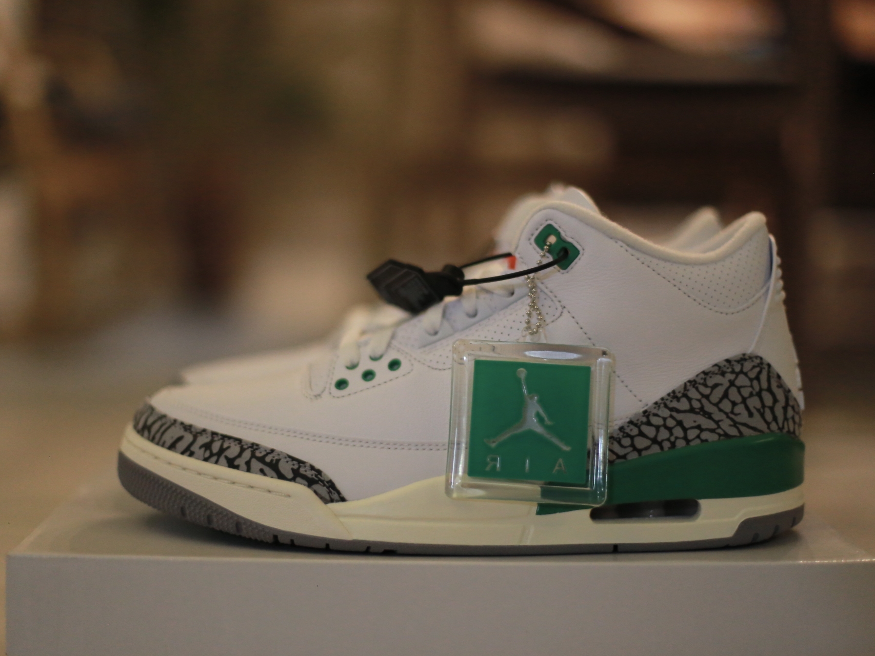 (W) Jordan 3 Retro Lucky Green 착용 스타일 - 1