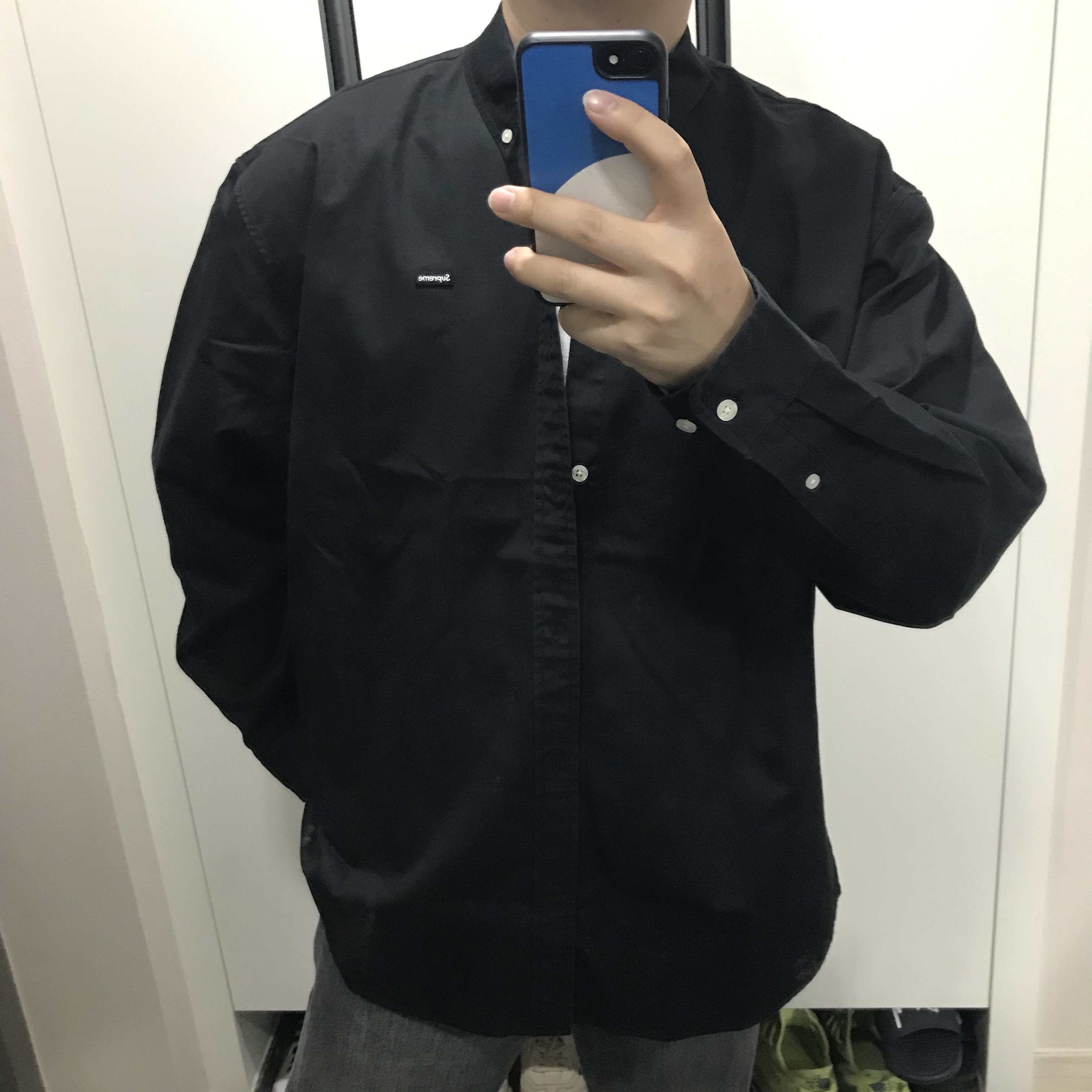 Supreme Small Box Shirt Black - 23FW 착용 스타일
