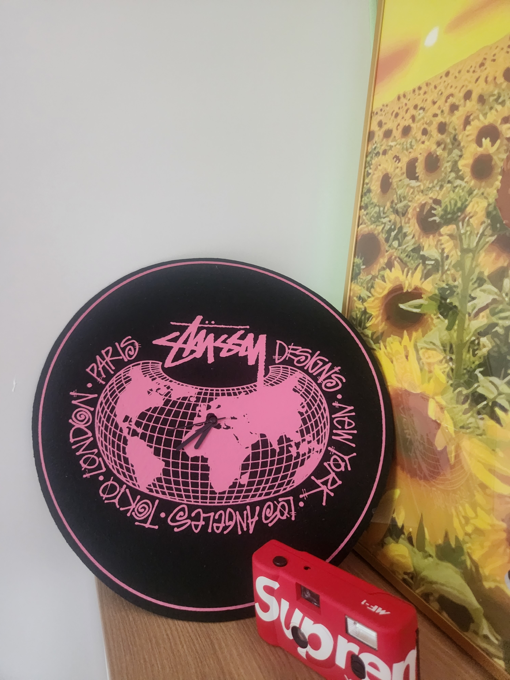Stussy World Slip Mats (2 Pack), Supreme Yashica MF-1 Camera Red - 21SS 착용 스타일
