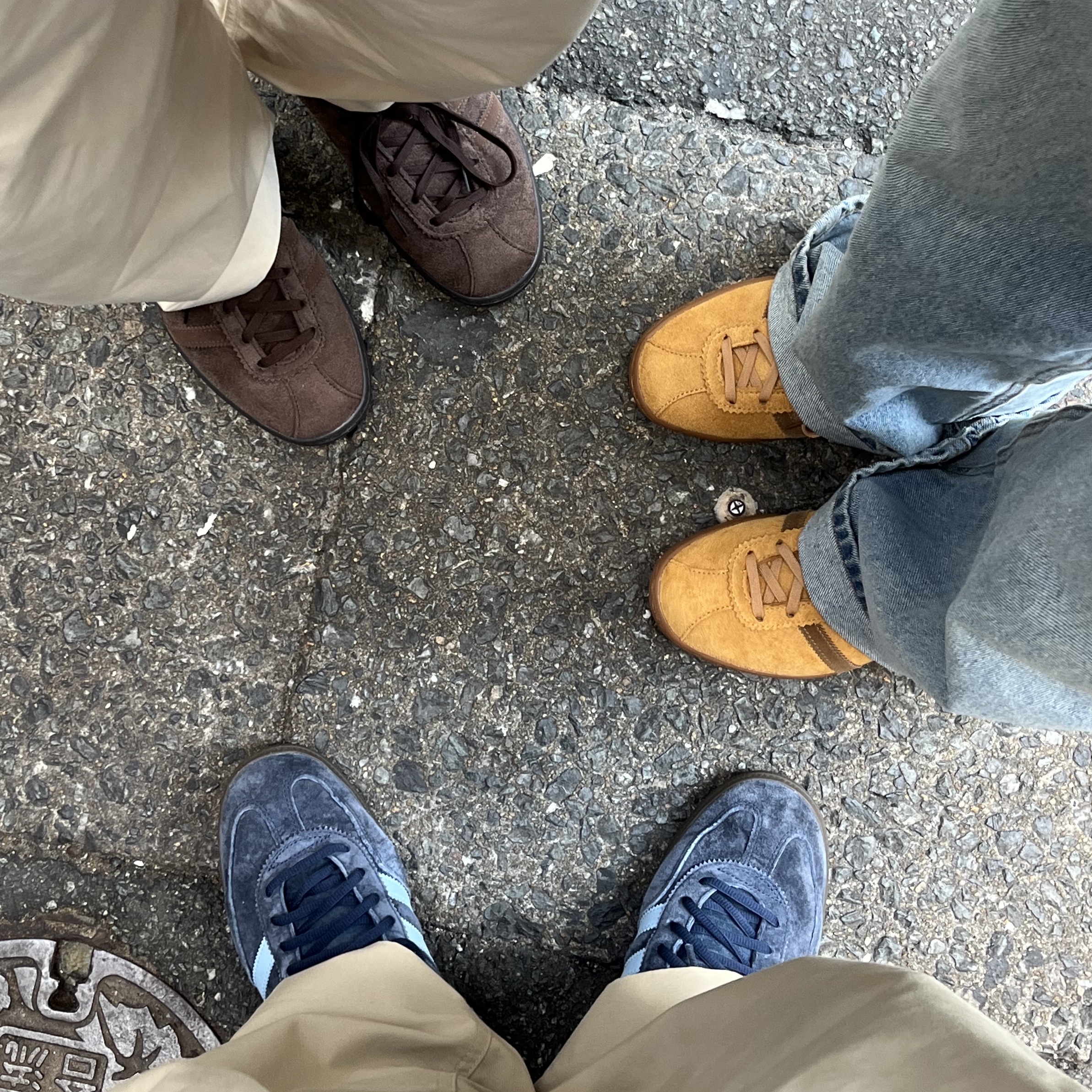 Adidas Spezial Handball Collegiate Navy, Adidas Tobacco Gruen Mesa Brown Desert 착용 스타일