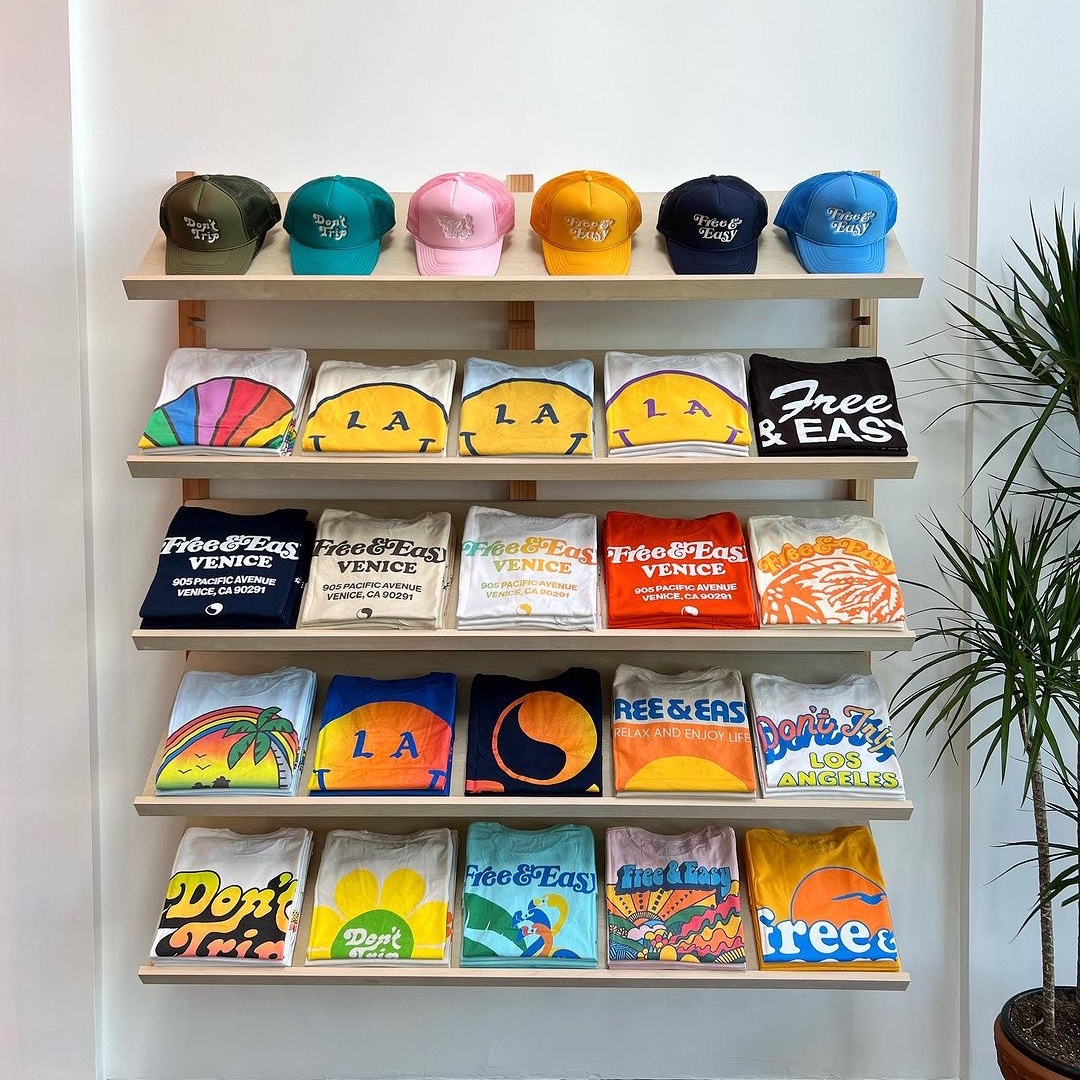 Free & Easy Spectrum SS T-Shirt Vanilla, Free & Easy Be Happy LA SS T-Shirt Black 착용 스타일