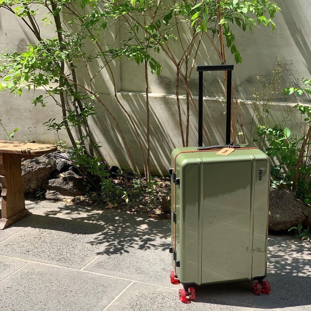 Floyd Cabin Vegas Green 착용 스타일
