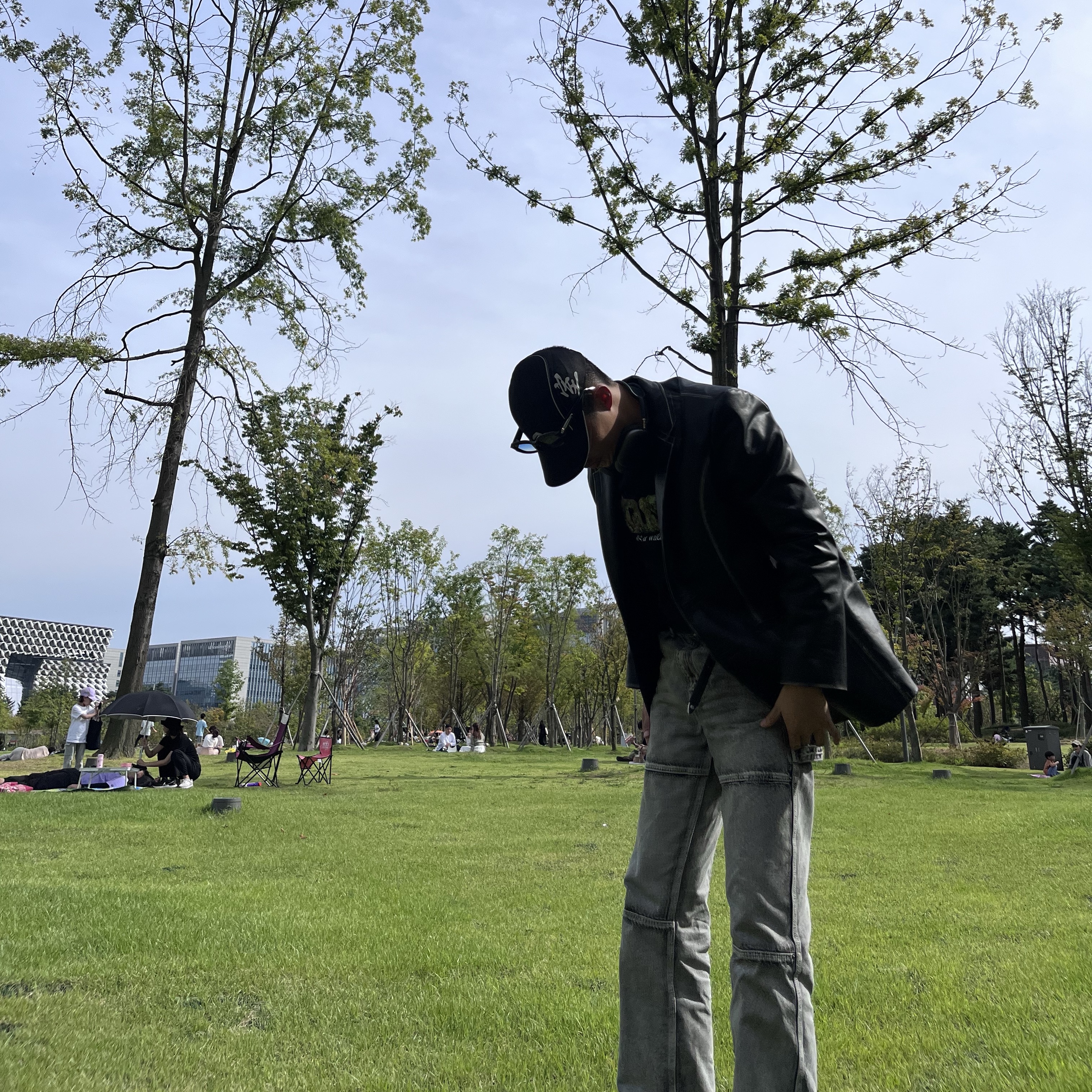 Darkr8m Studio x Hardhitters Refelective Running Cap Black, Apple AirPods Max Lightning Space Gray (Korean Ver.) 착용 스타일 - 2