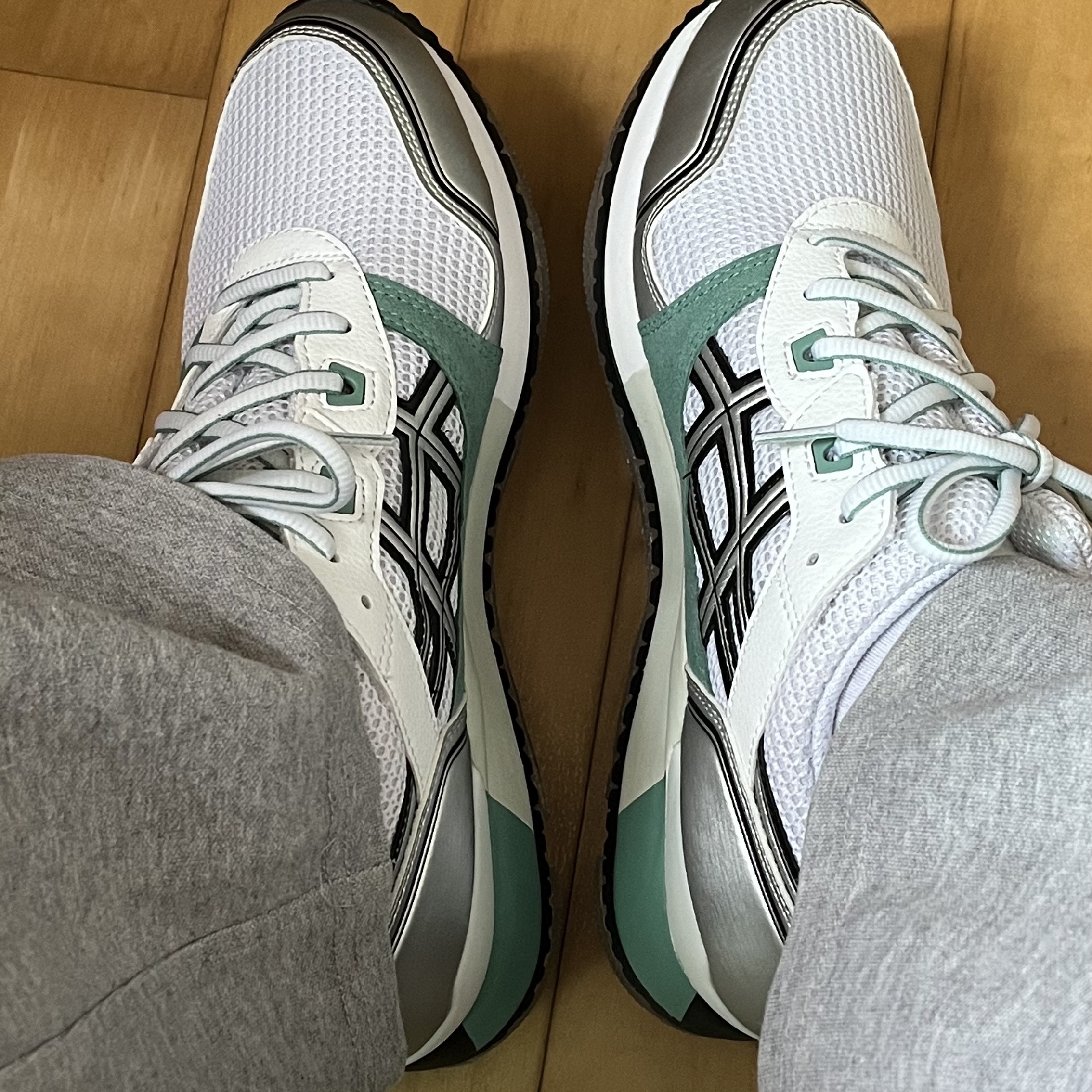 Asics Gel-Lyte III OG White Sage 착용 스타일