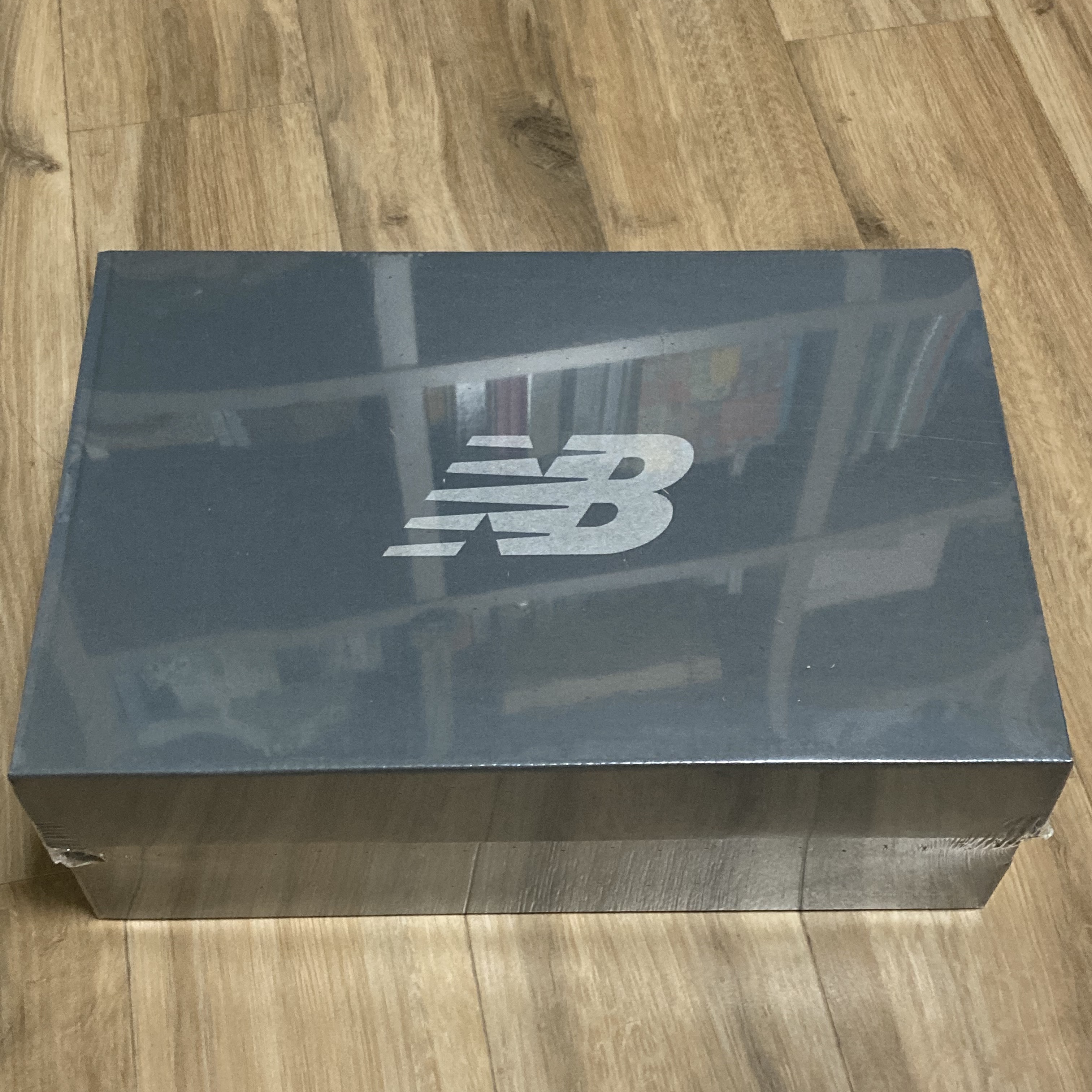 New Balance 2002R Special Vintage Khaki 착용 스타일 - 1