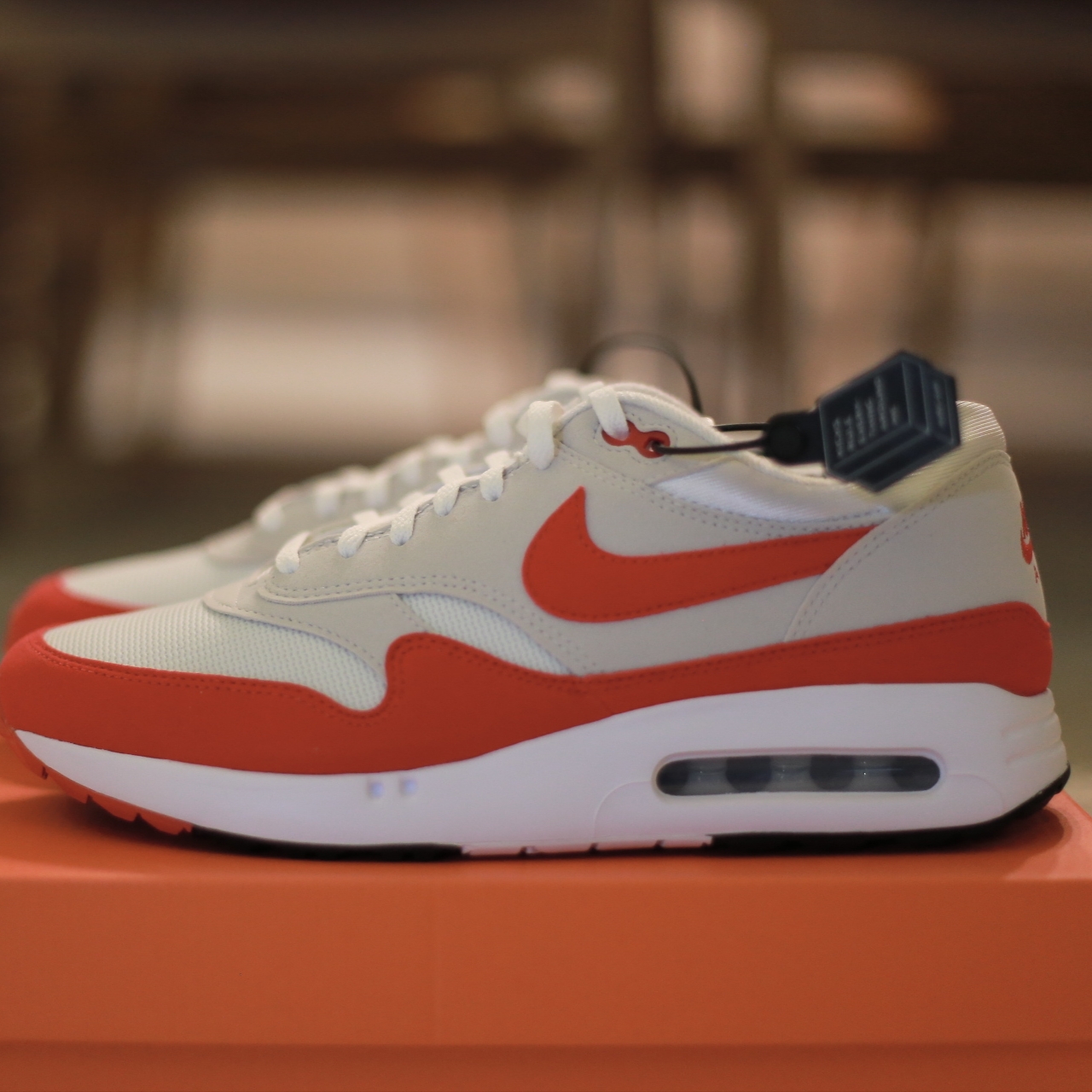 Nike Air Max 1 '86 Original Golf White University Red 착용 스타일 - 1