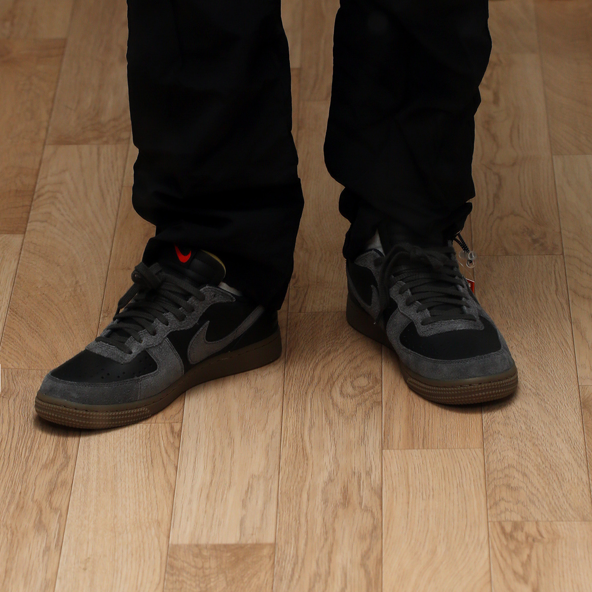 Nike Terminator Low Black Medium Ash 착용 스타일 - 4