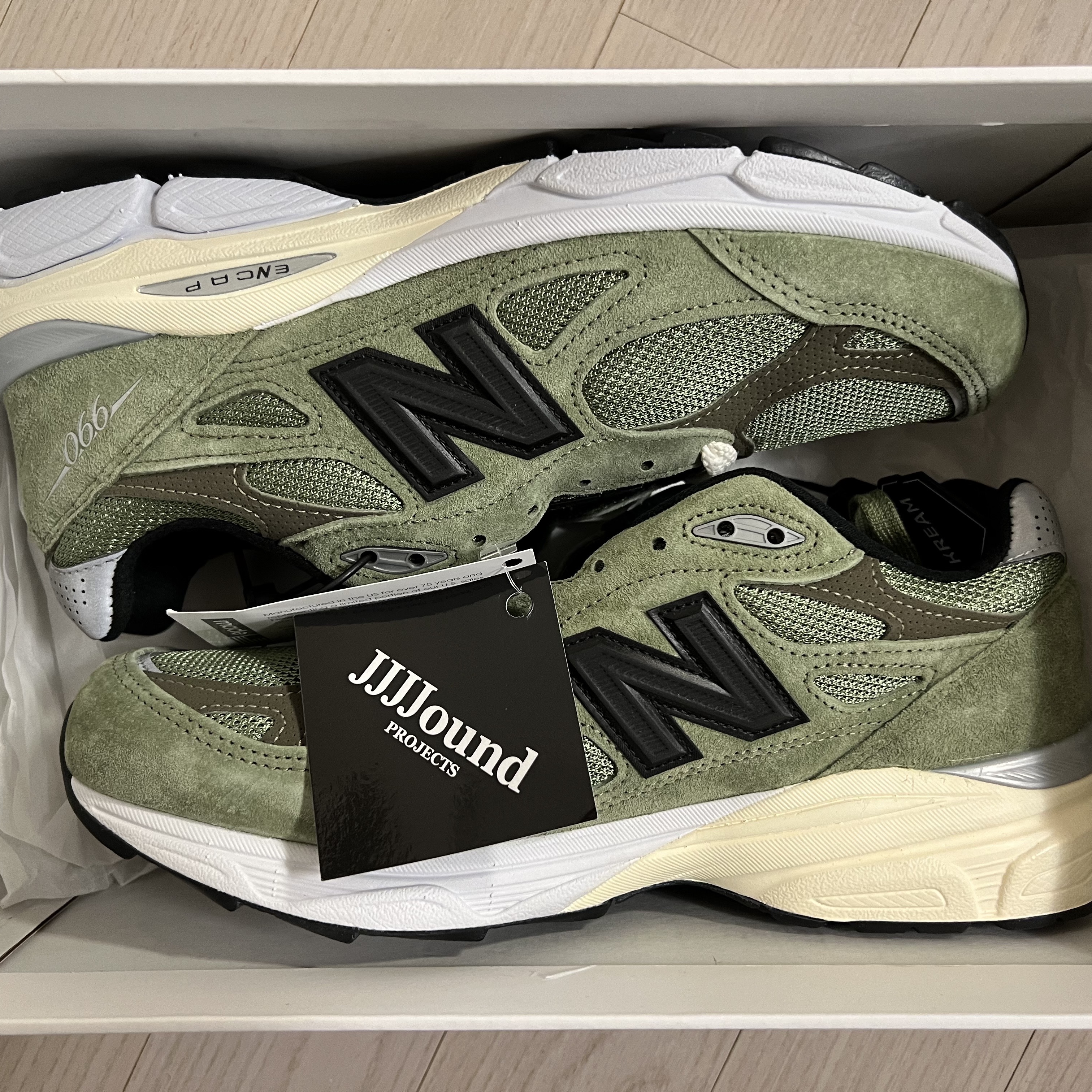New Balance x JJJJound 990v3 Olive 착용 스타일