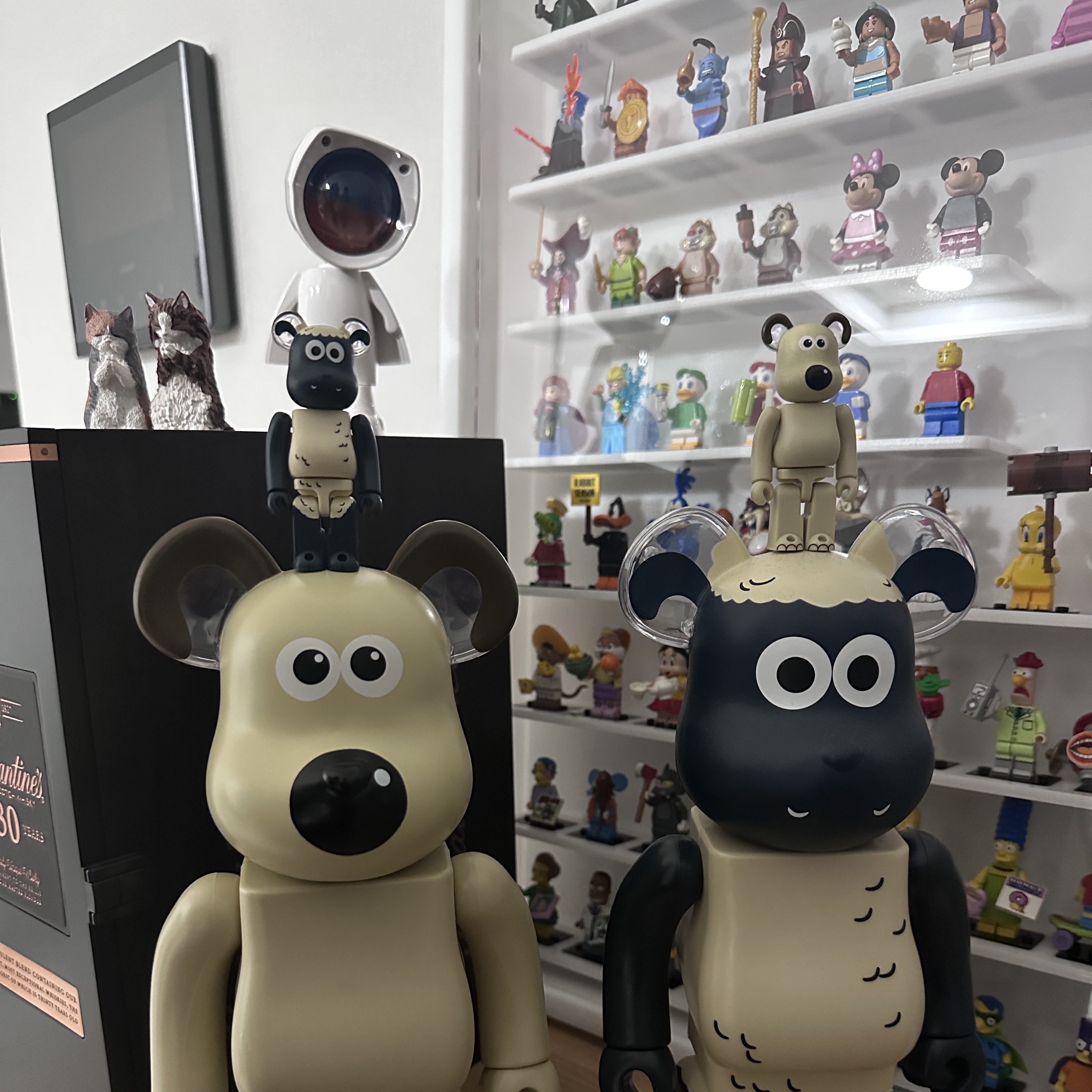 Bearbrick Wallace & Gromit Gromit 100% & 400% Set, Bearbrick Shaun The Sheep 100% & 400% Set 착용 스타일 - 2