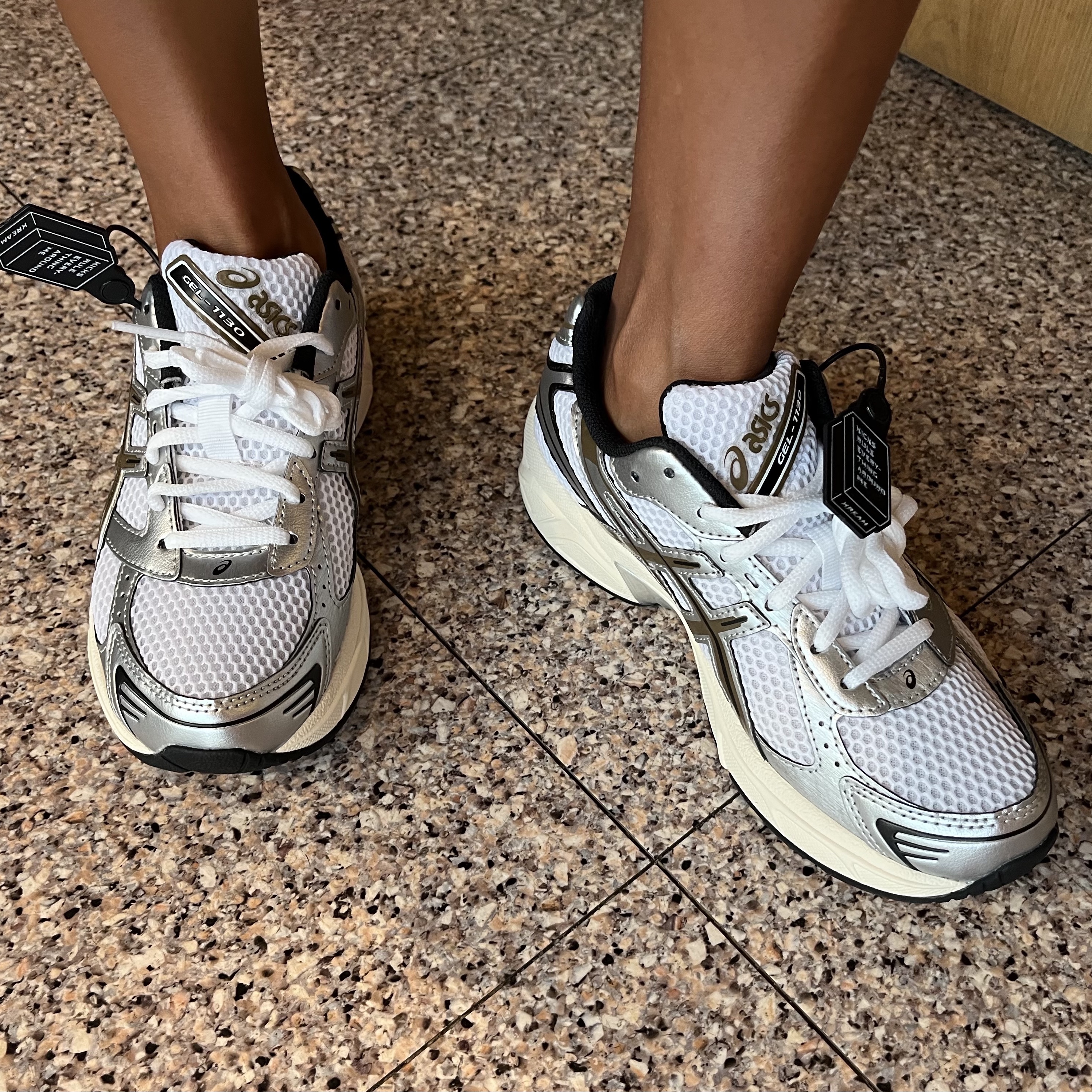 Asics Gel-1130 White Clay Canyon 착용 스타일