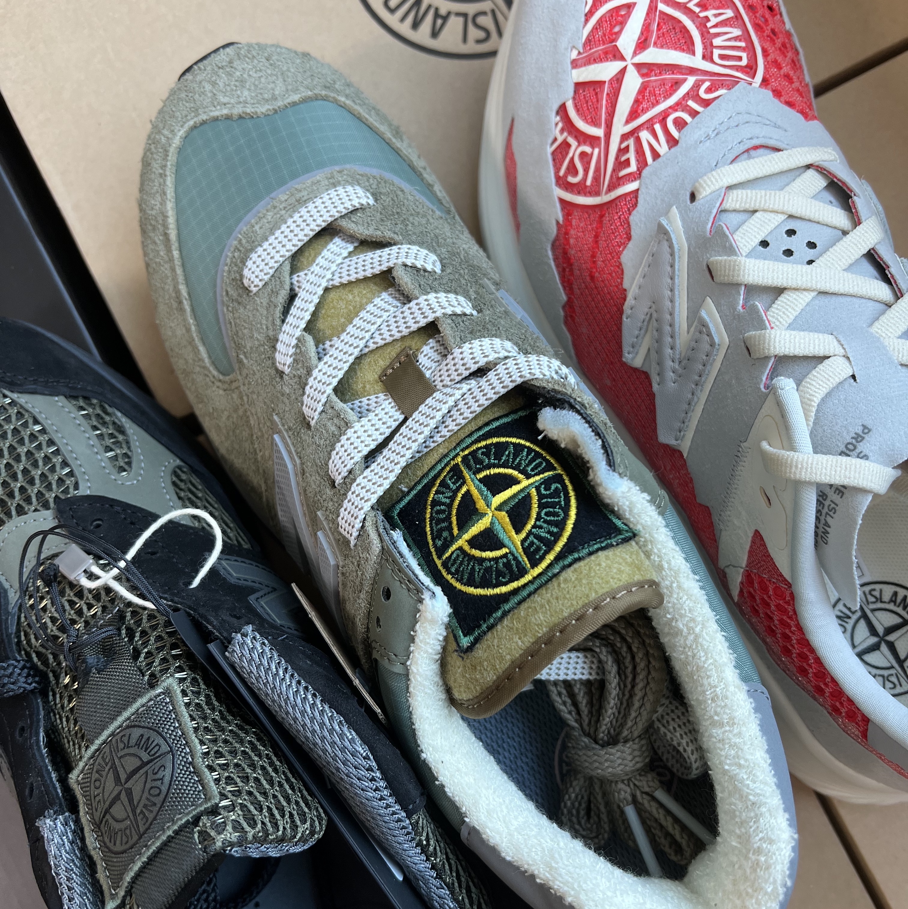 New Balance x Stone Island 991v2 Made in UK Black Olive Night, New Balance x Stone Island x Tokyo Design Studio FuelCell RC Elite v2 SI Red 착용 스타일