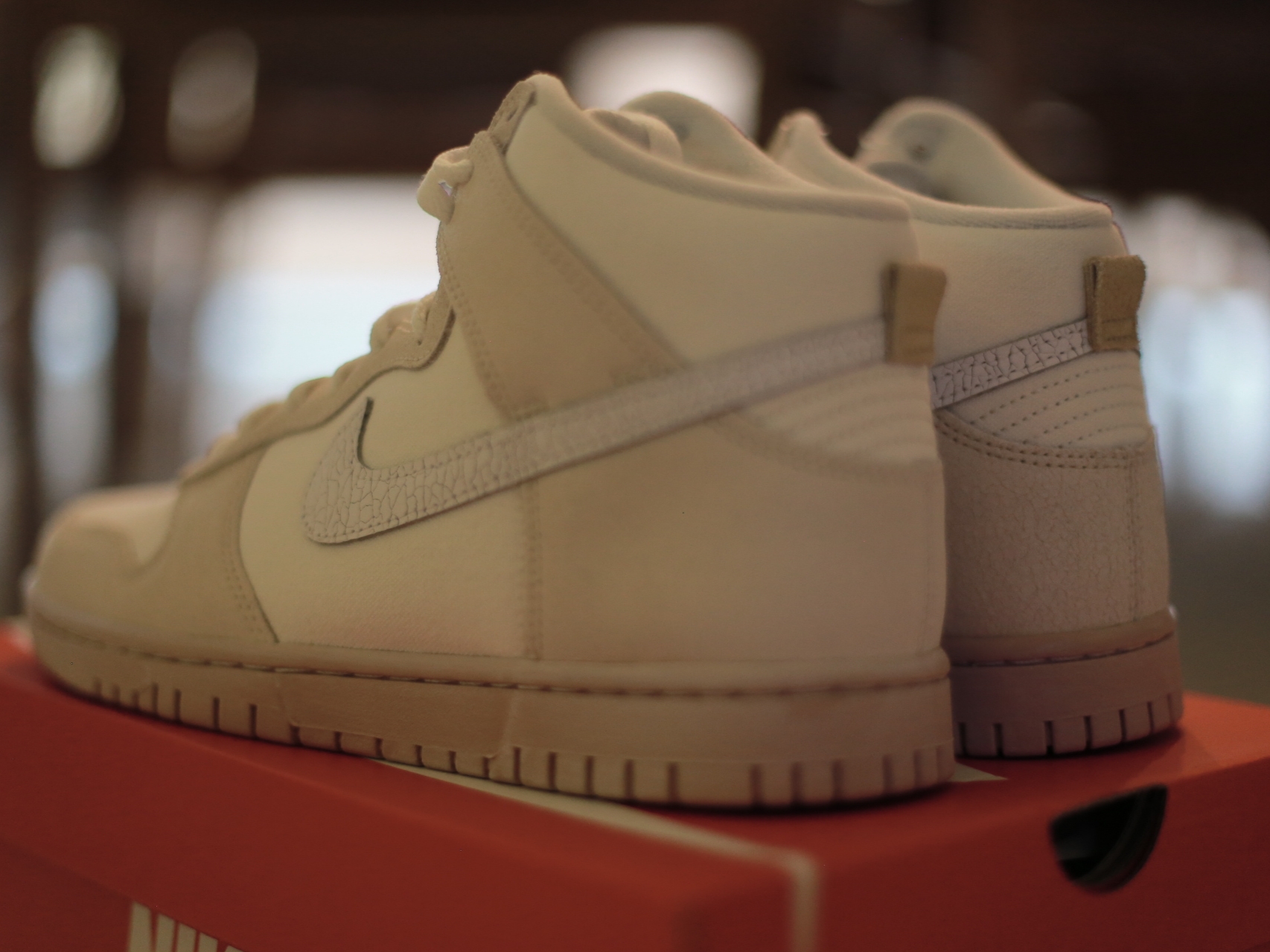 Nike Dunk High Retro PRM Summit White Phantom 착용 스타일 - 3