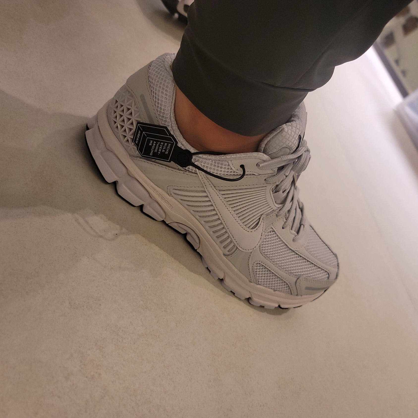 Nike Zoom Vomero 5 SP Vast Grey 2023 착용 스타일 - 3