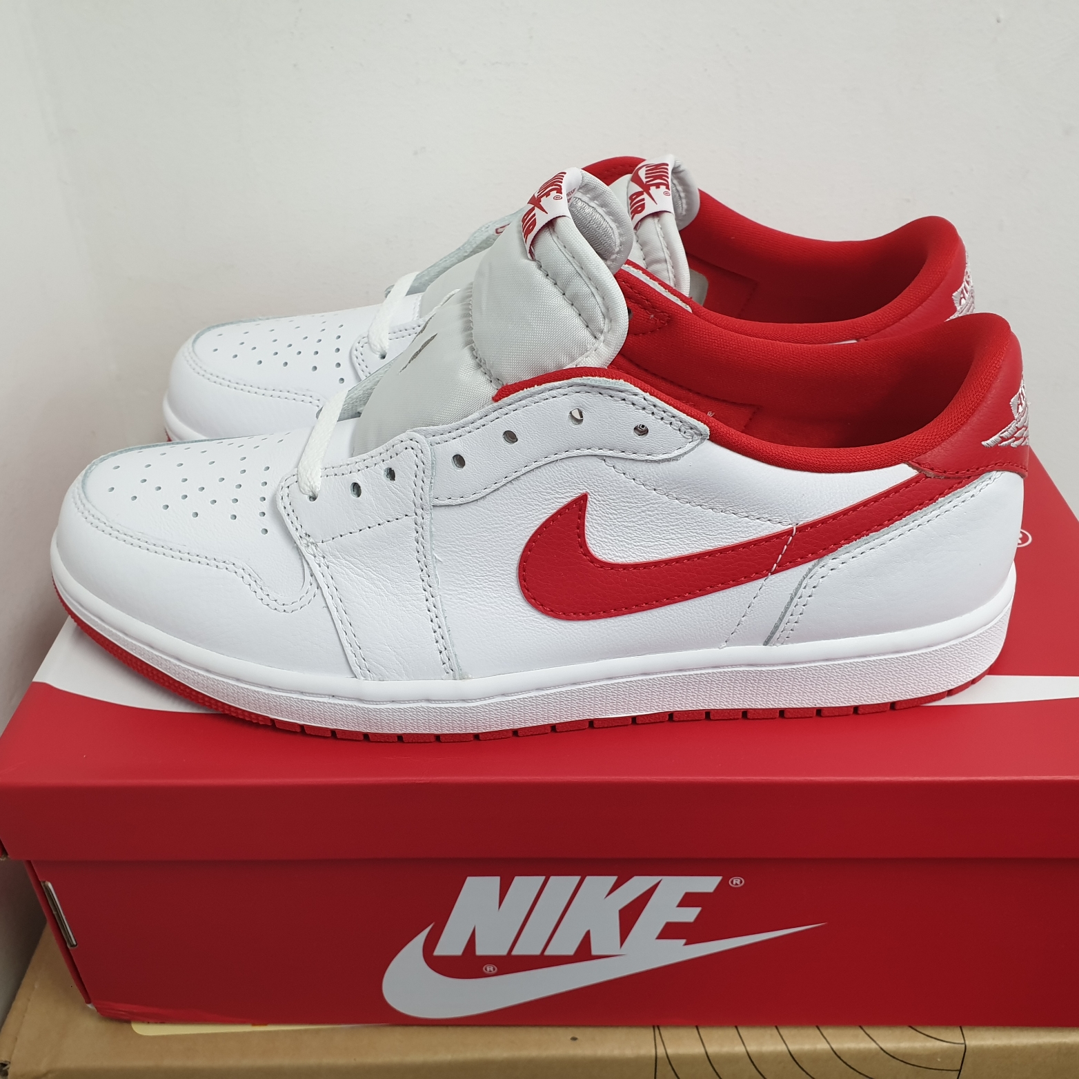 Jordan 1 Retro Low OG University Red 착용 스타일 - 1