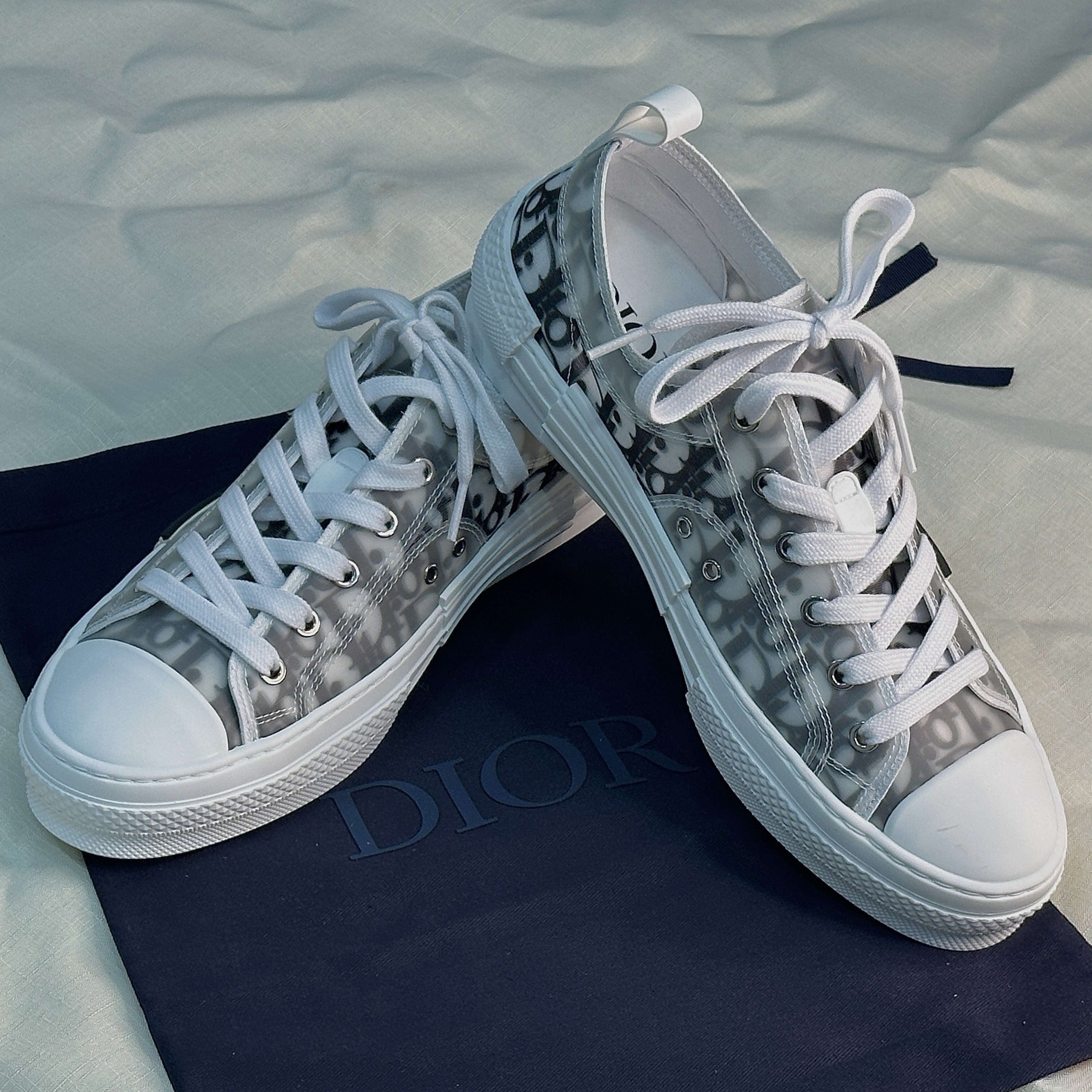 Dior B23 Low Dior Oblique White & Black 착용 스타일 - 2