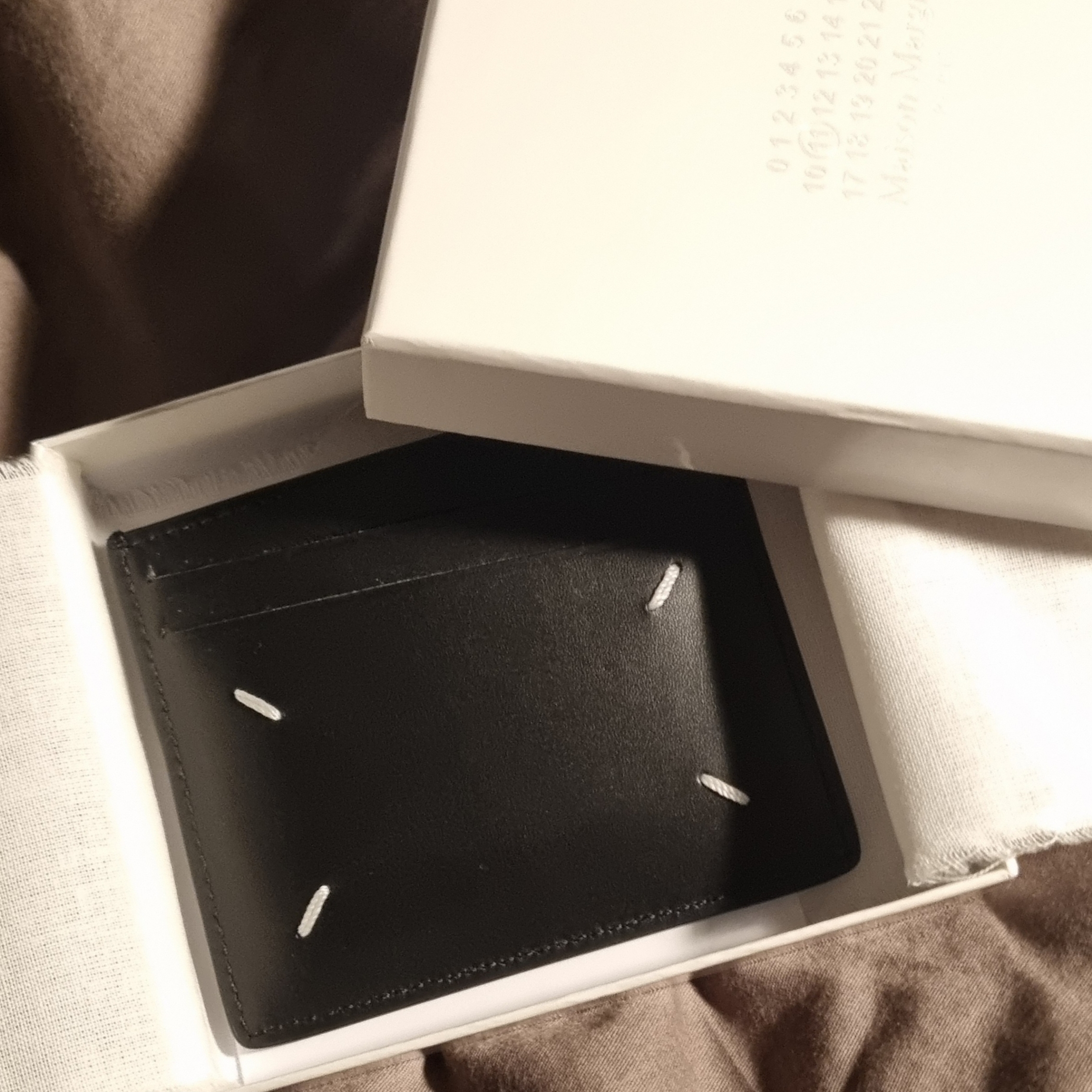 Maison Margiela Bovine Leather Card Holder Black 착용 스타일