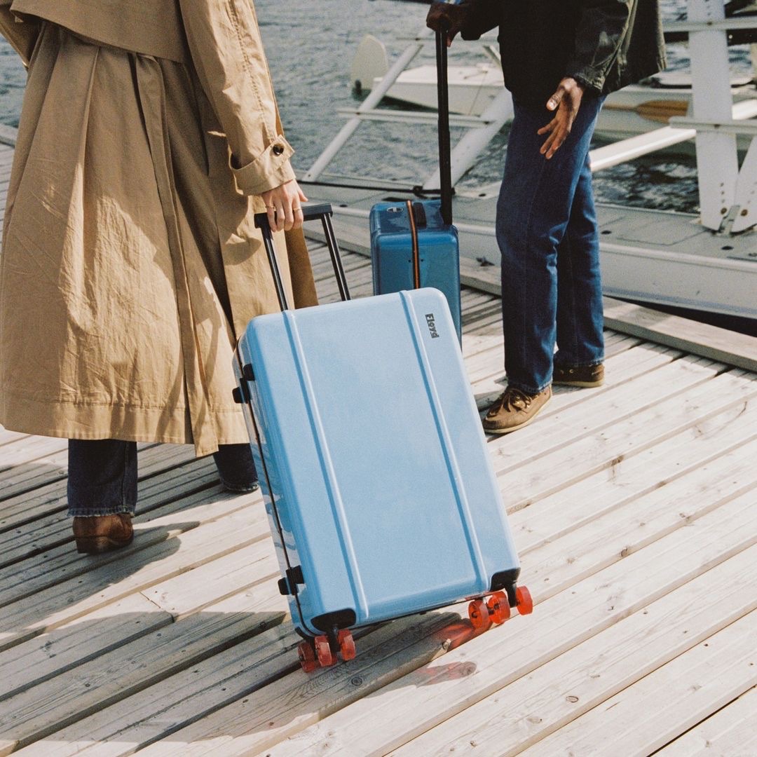 Floyd Cabin Miami Blue 착용 스타일