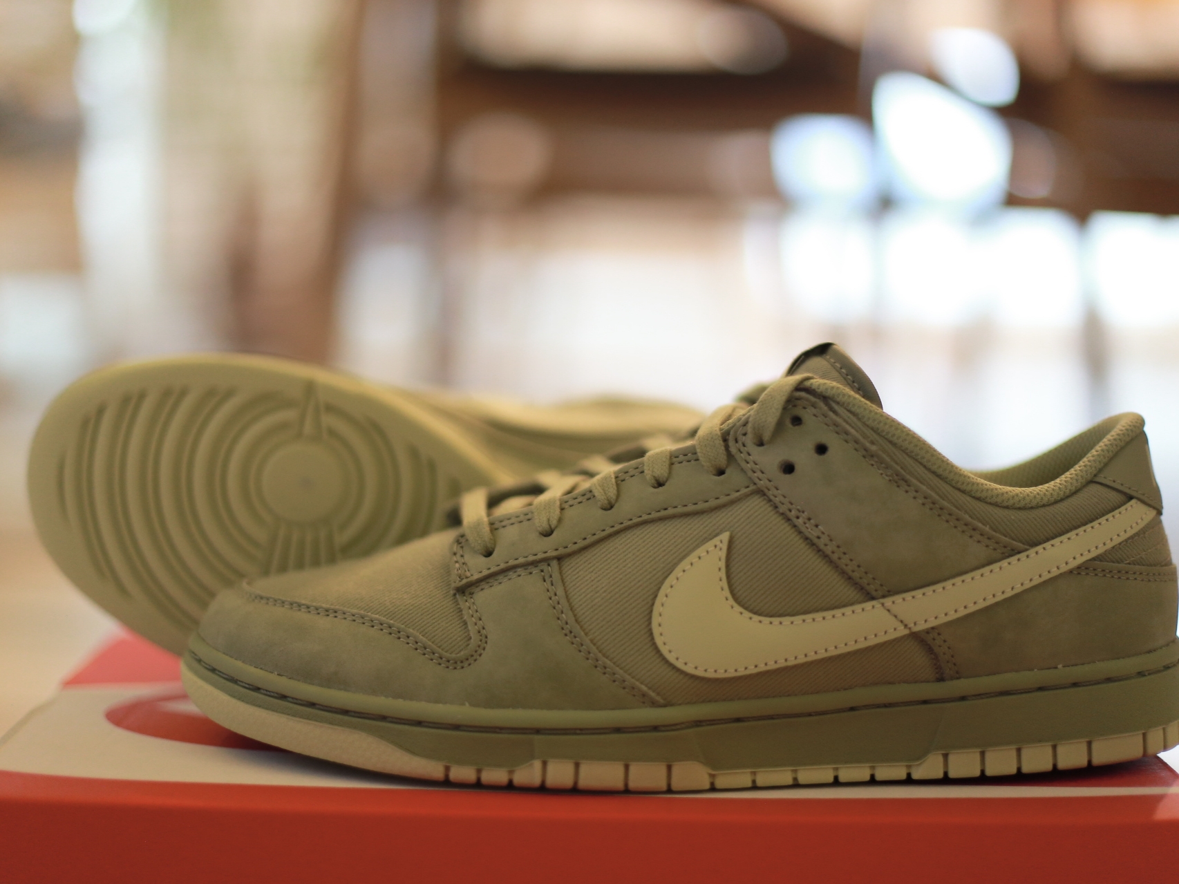 Nike Dunk Low PRM Oil Green 착용 스타일 - 4