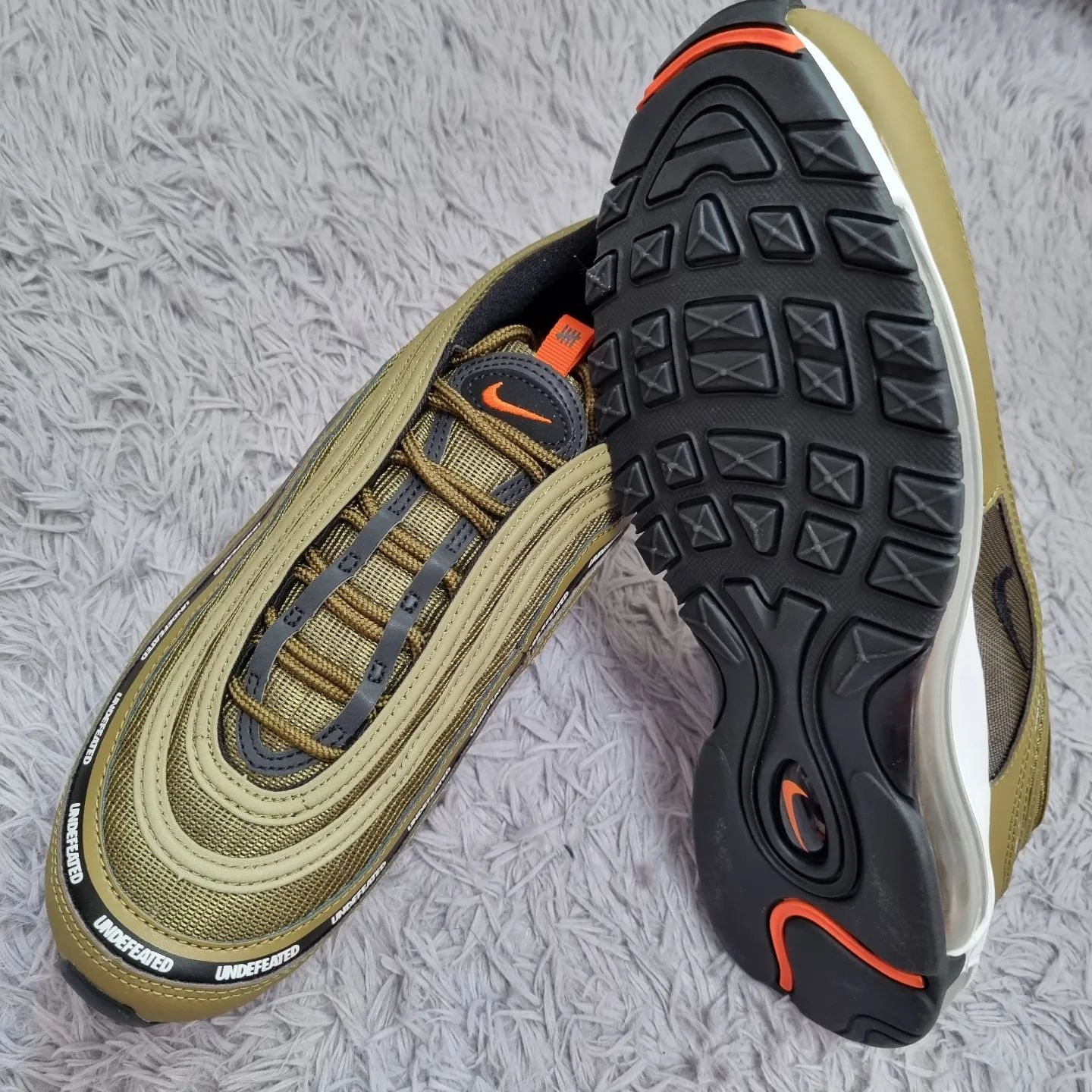 Nike x Undefeated Air Max 97 Green 착용 스타일 - 4
