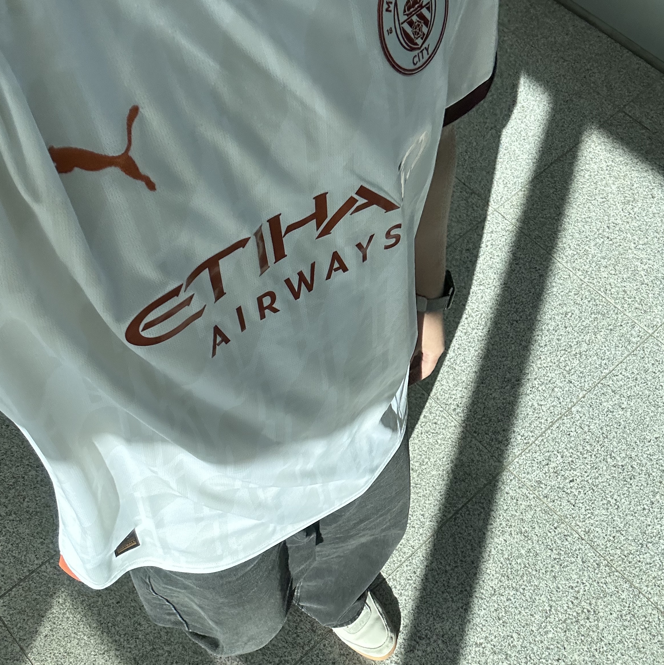 Puma Manchester City 2023/24 Away Jersey White Aubergine (Non Marking Ver.) 착용 스타일
