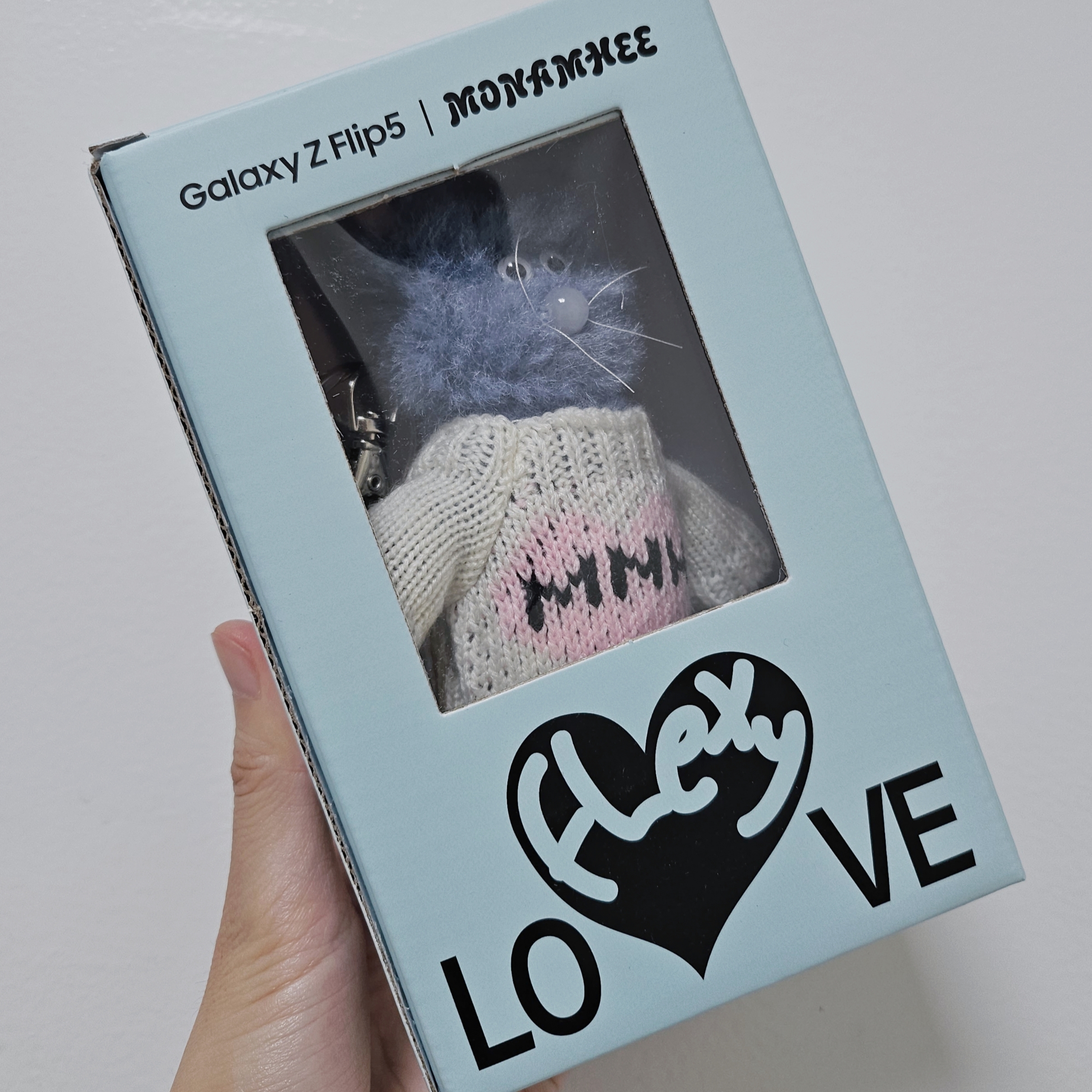 Monamhee Love Flexy Keyring Blue 착용 스타일