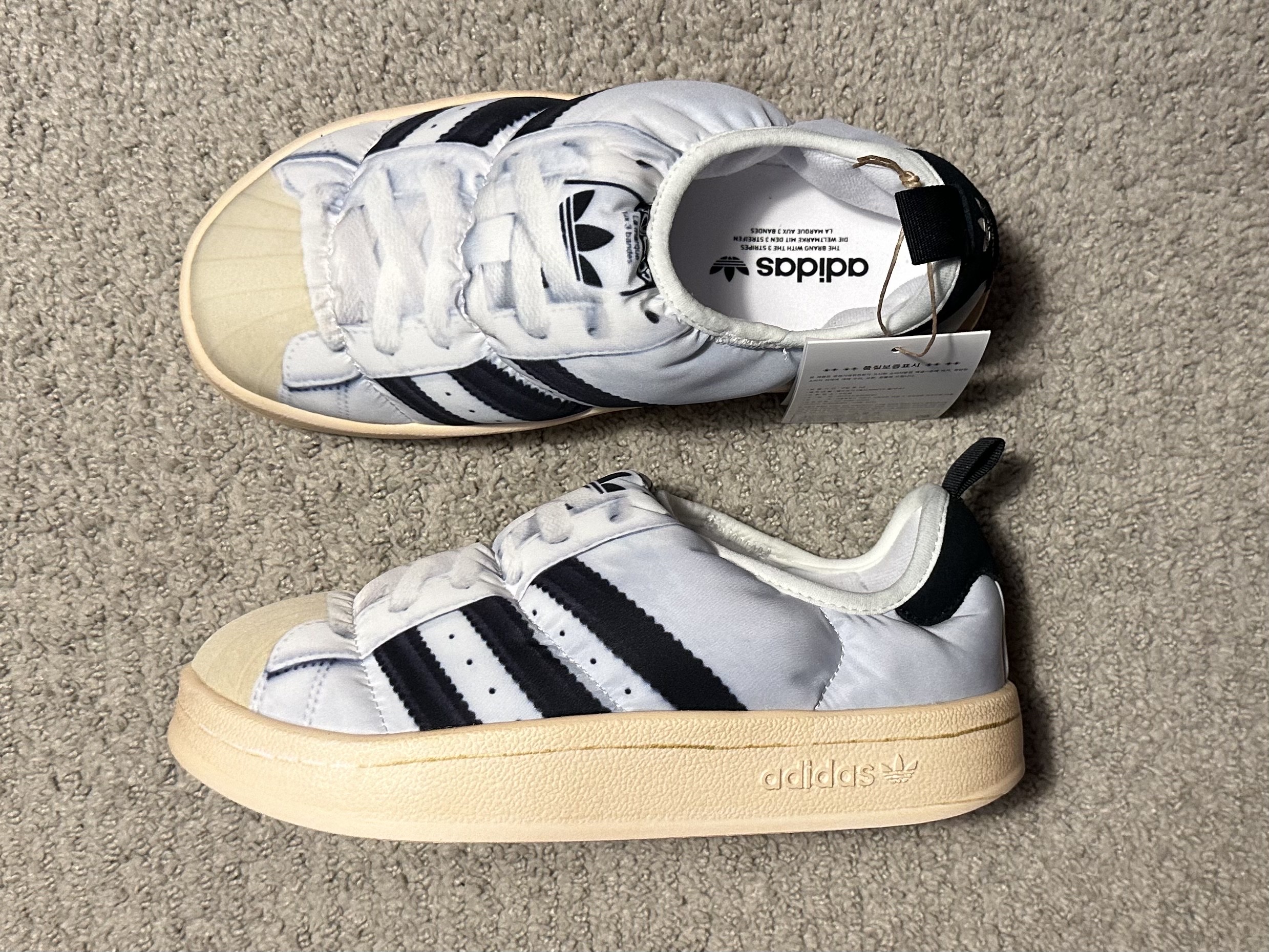 Adidas Puffylette Superstar Cloud White, Adidas Puffylette Samba Core Black 착용 스타일 - 3