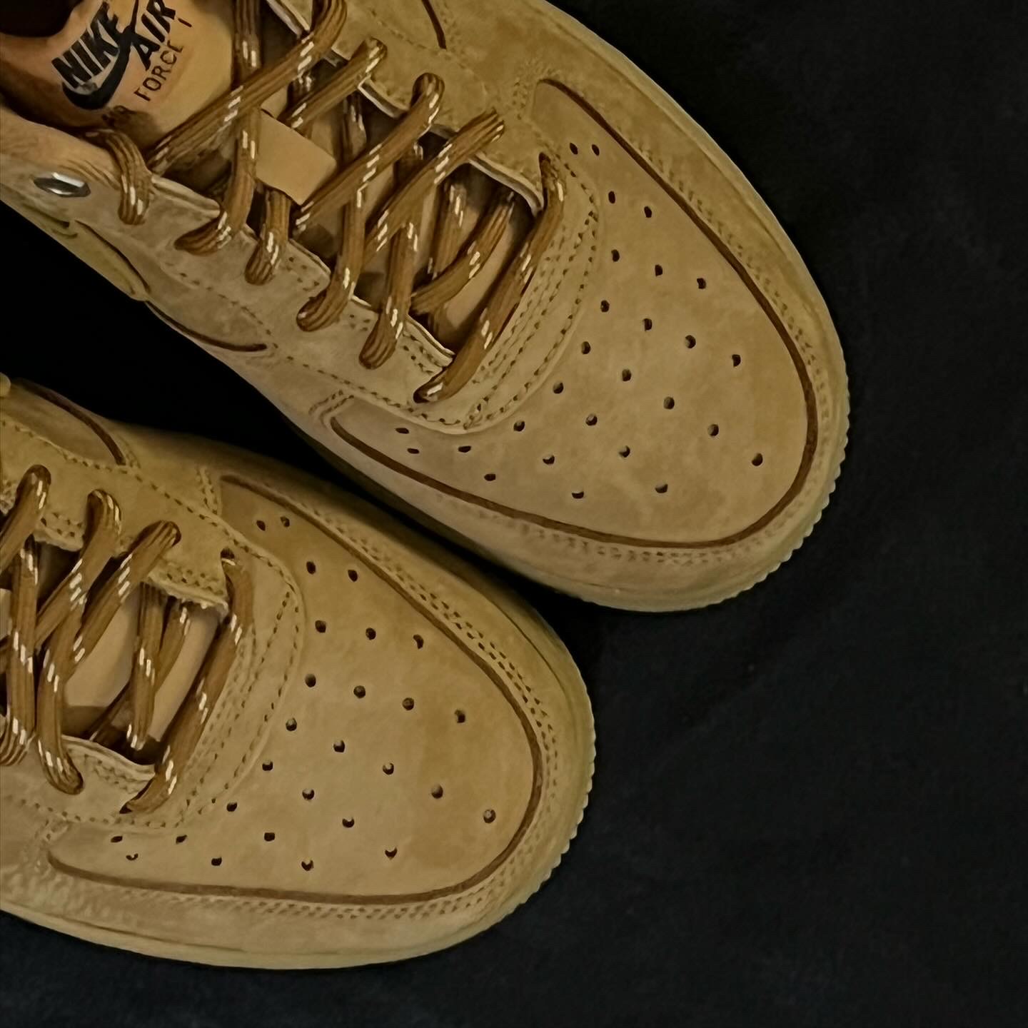 Nike Air Force 1 '07 WB Flax 착용 스타일 - 2