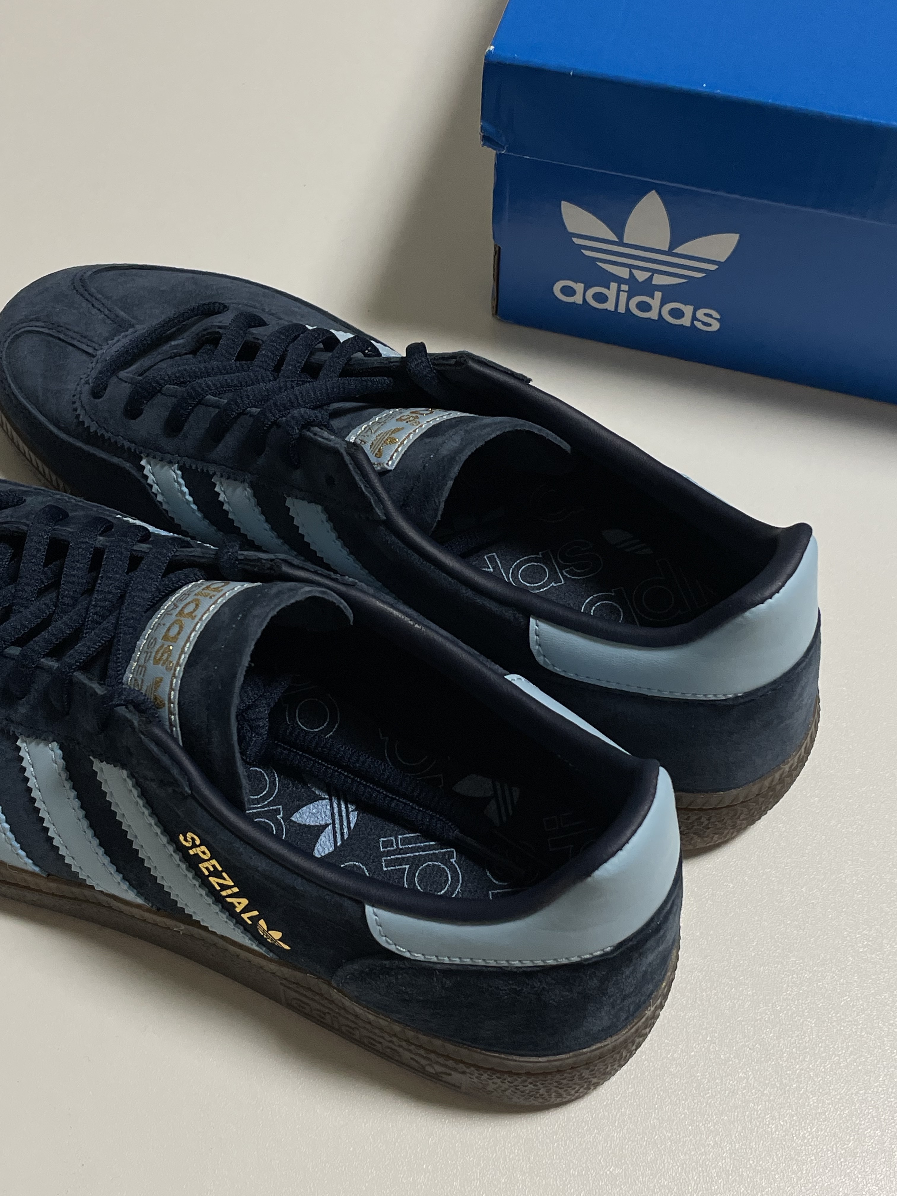 Adidas Spezial Handball Collegiate Navy 착용 스타일 - 1