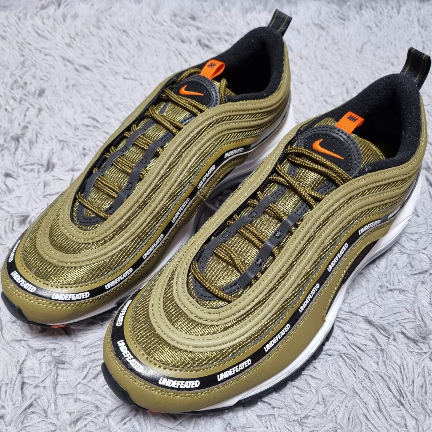 Nike x Undefeated Air Max 97 Green 착용 스타일 - 3
