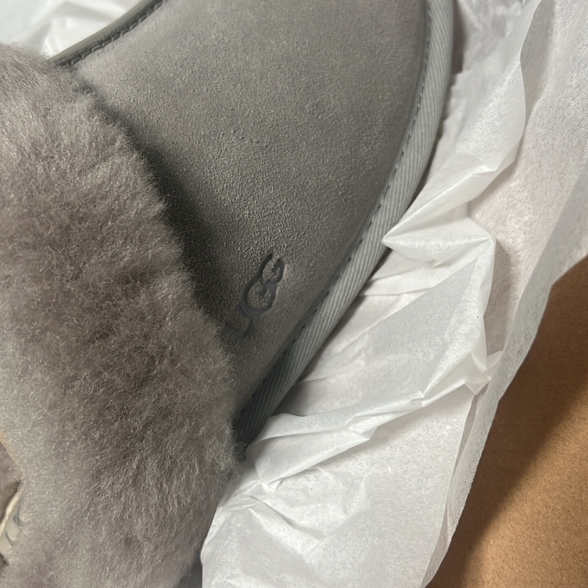 (W) Ugg Scuffette II Slipper Campfire 착용 스타일 - 2