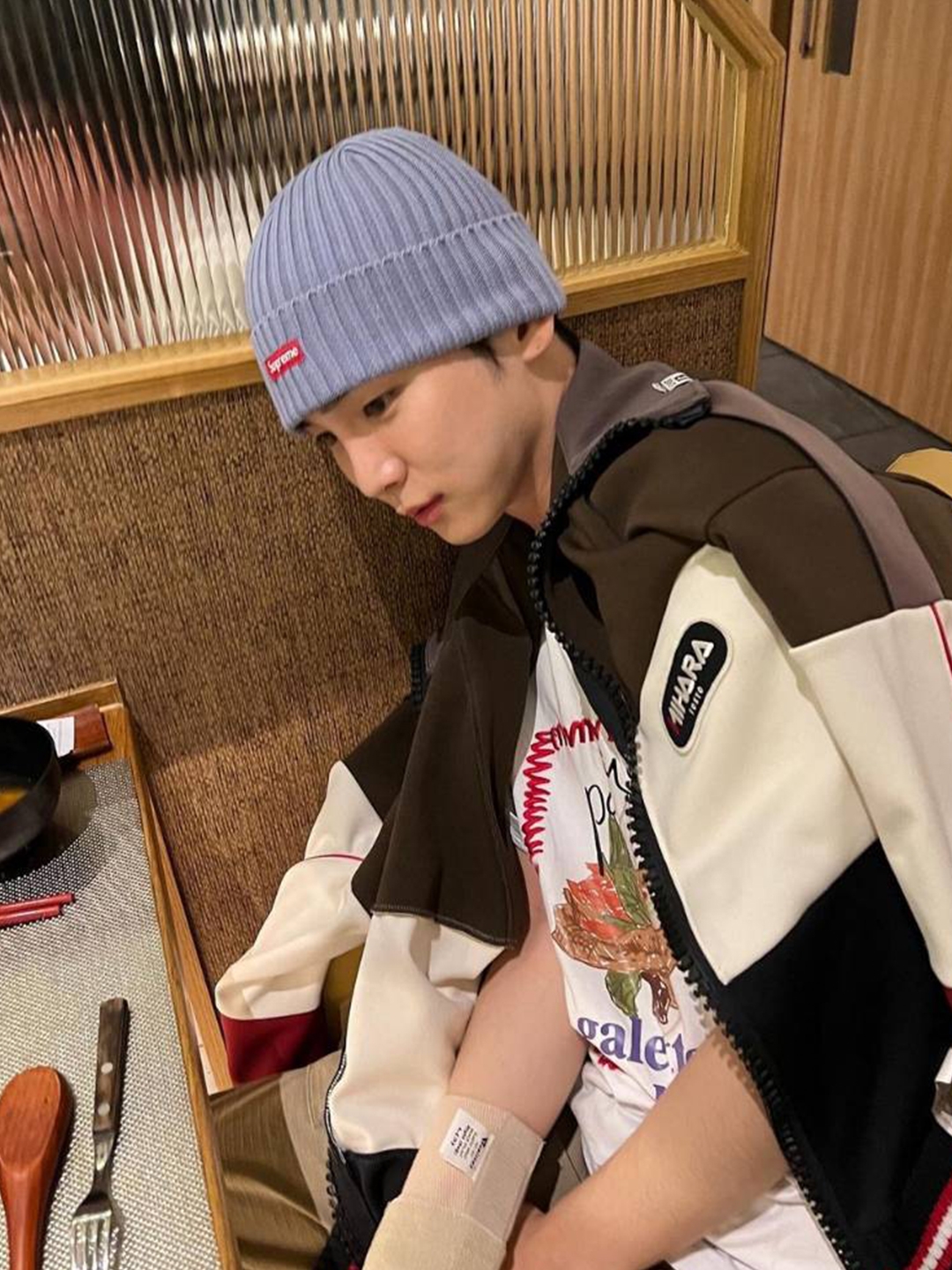 Supreme Overdyed Beanie Slate - 22SS, Maison Margiela 5AC Classique Baby Bag Beige 착용 스타일 - 2