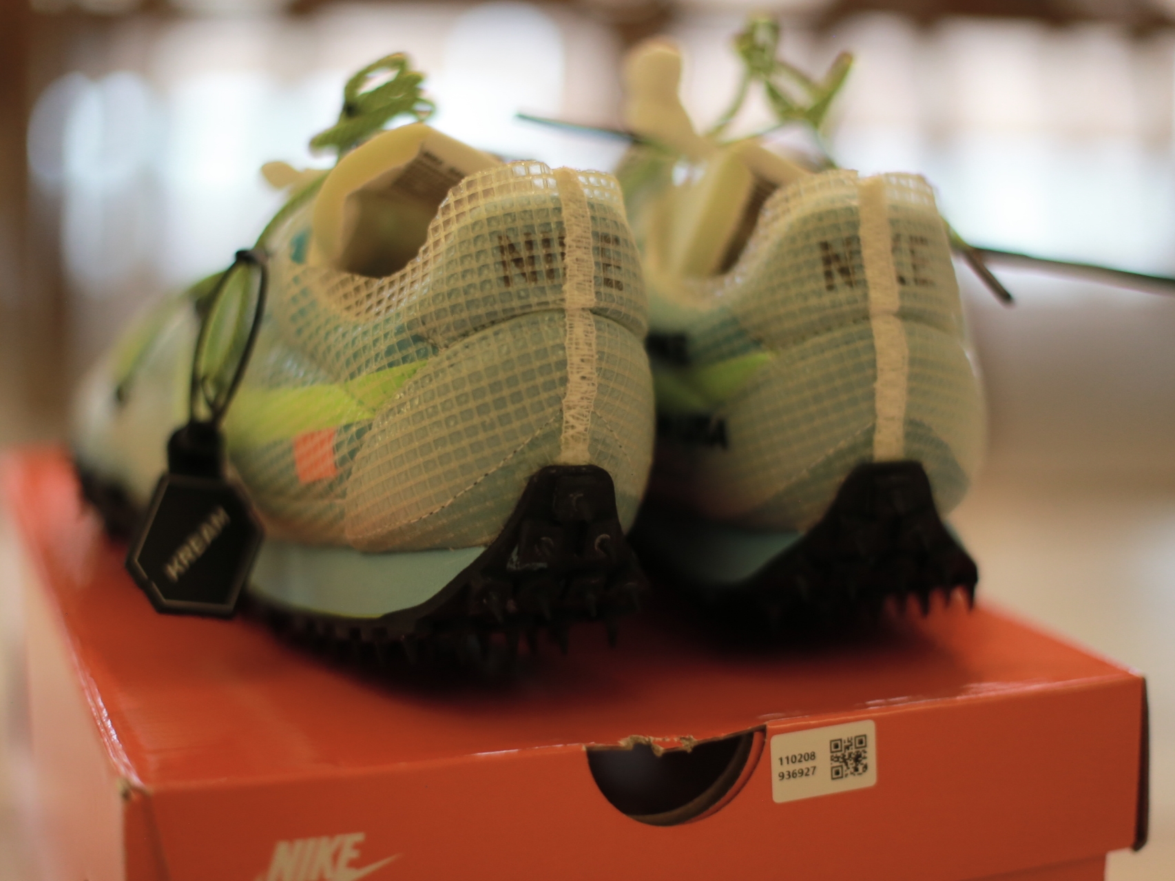 (W) Nike x Off-White Waffle Racer Vivid Sky 착용 스타일 - 3