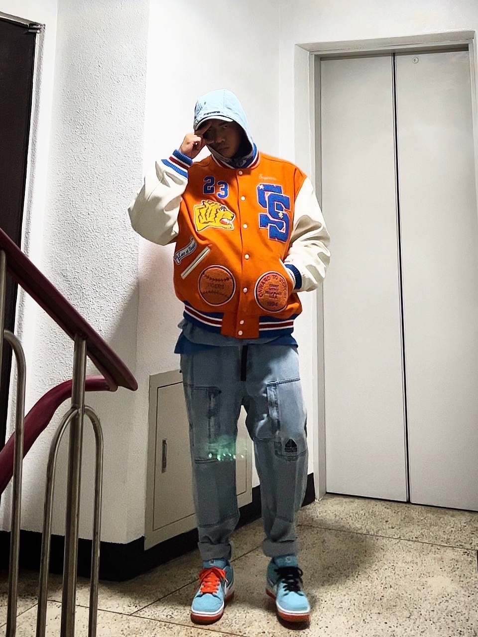 Supreme Washed Chino Twill Camp Cap Denim - 21FW, Supreme x Nike ACG Denim Pullover Washed Blue - 22FW 착용 스타일 - 1