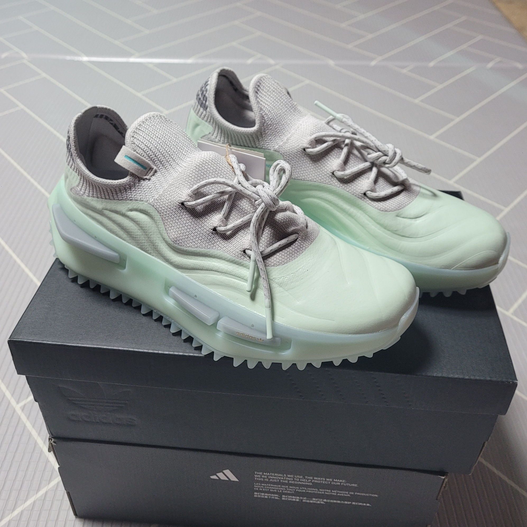 Adidas NMD S1 Grey One Ice Mint 착용 스타일