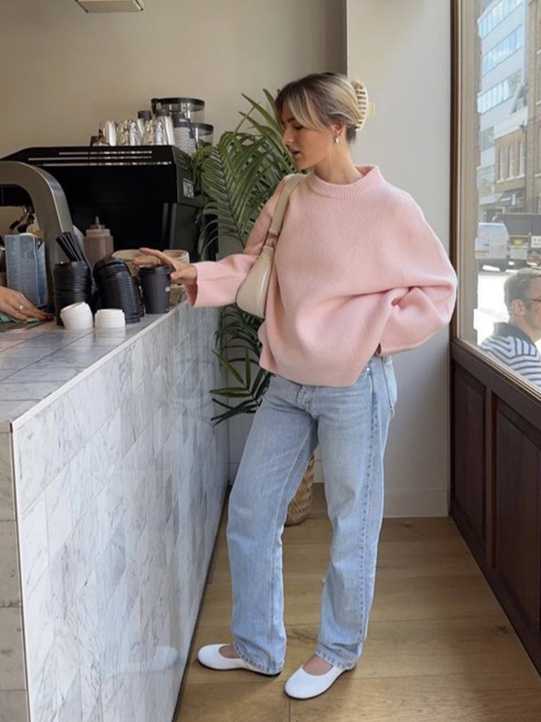(W) Miu Miu Crewneck Cashmere Sweater Pink, Acne Studios Kalon Crewneck Sweater Faded Pink Melange 착용 스타일 - 3